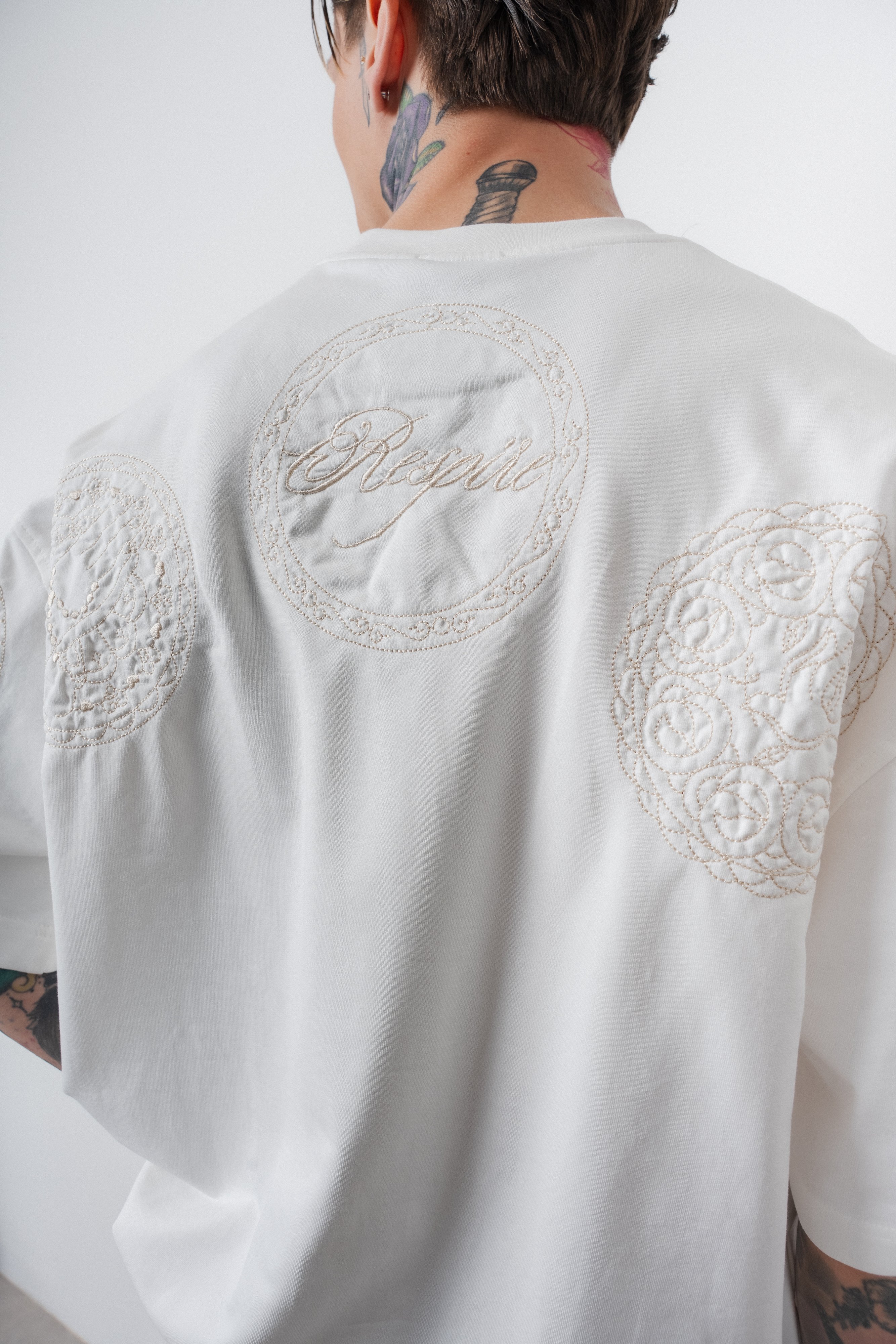 Erkek Rosette Nakış Detaylı Oversize T-Shirt Ekru
