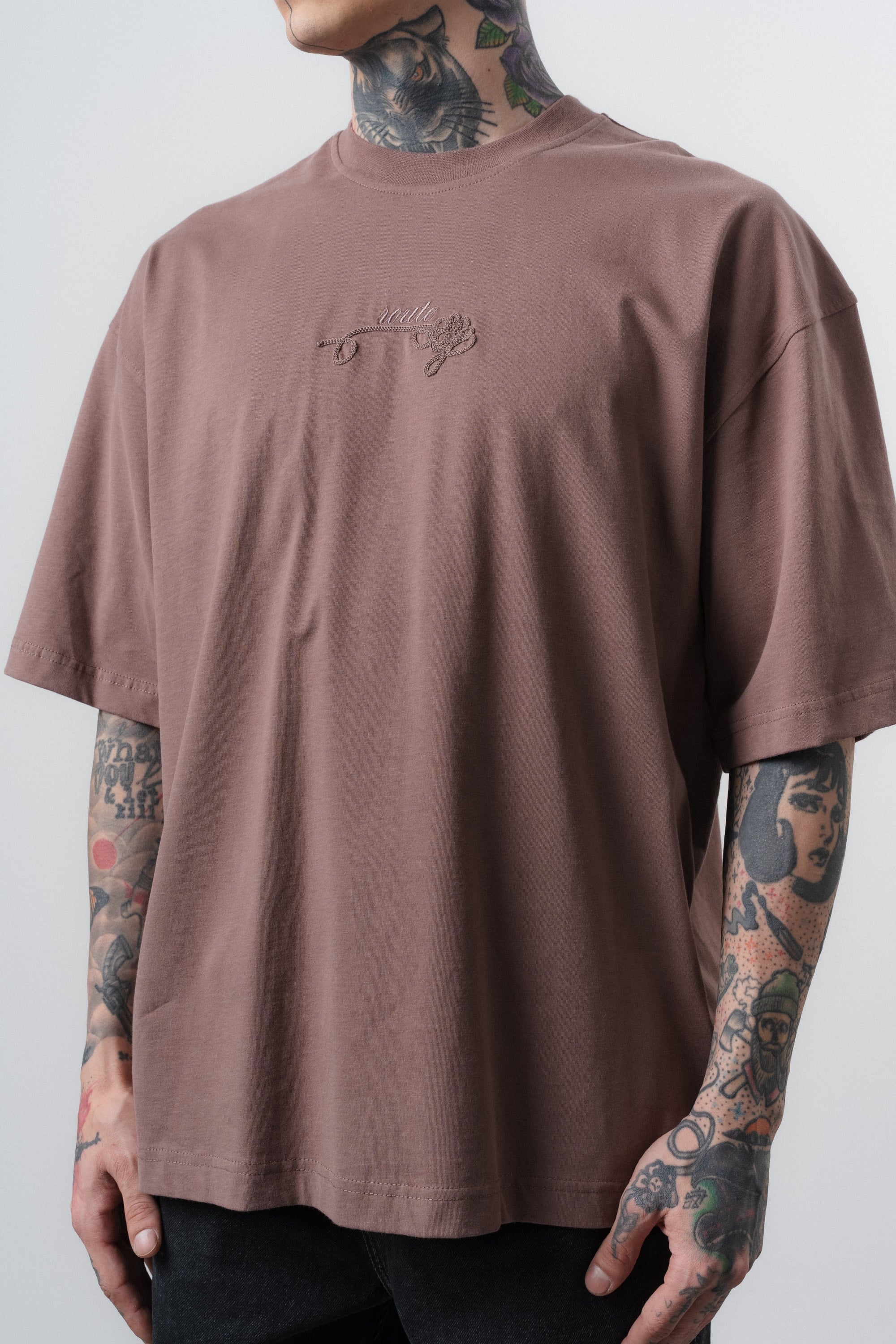 Erkek Route Nakışlı Oversize T-Shirt Kahve