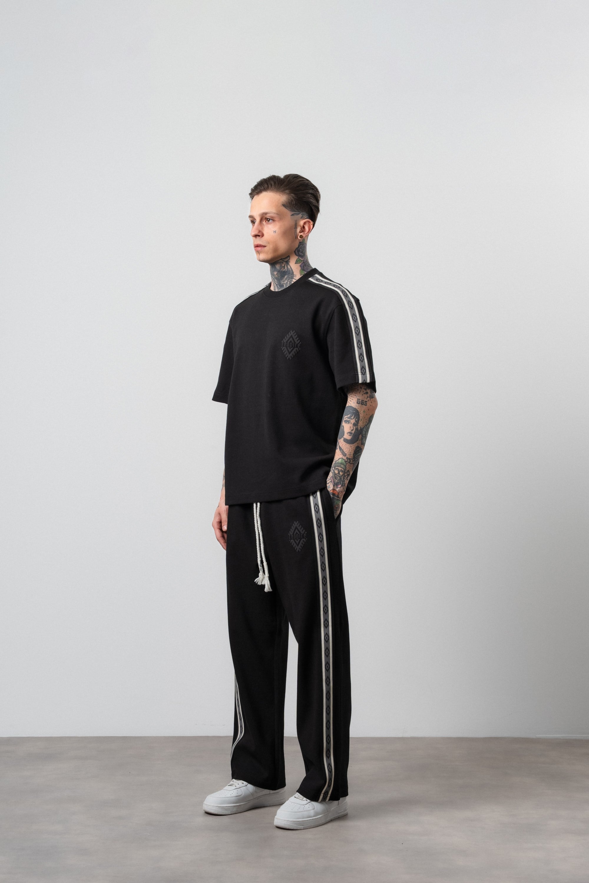 Erkek Şerit Detaylı Regular Fit Eşofman Takımı Siyah
