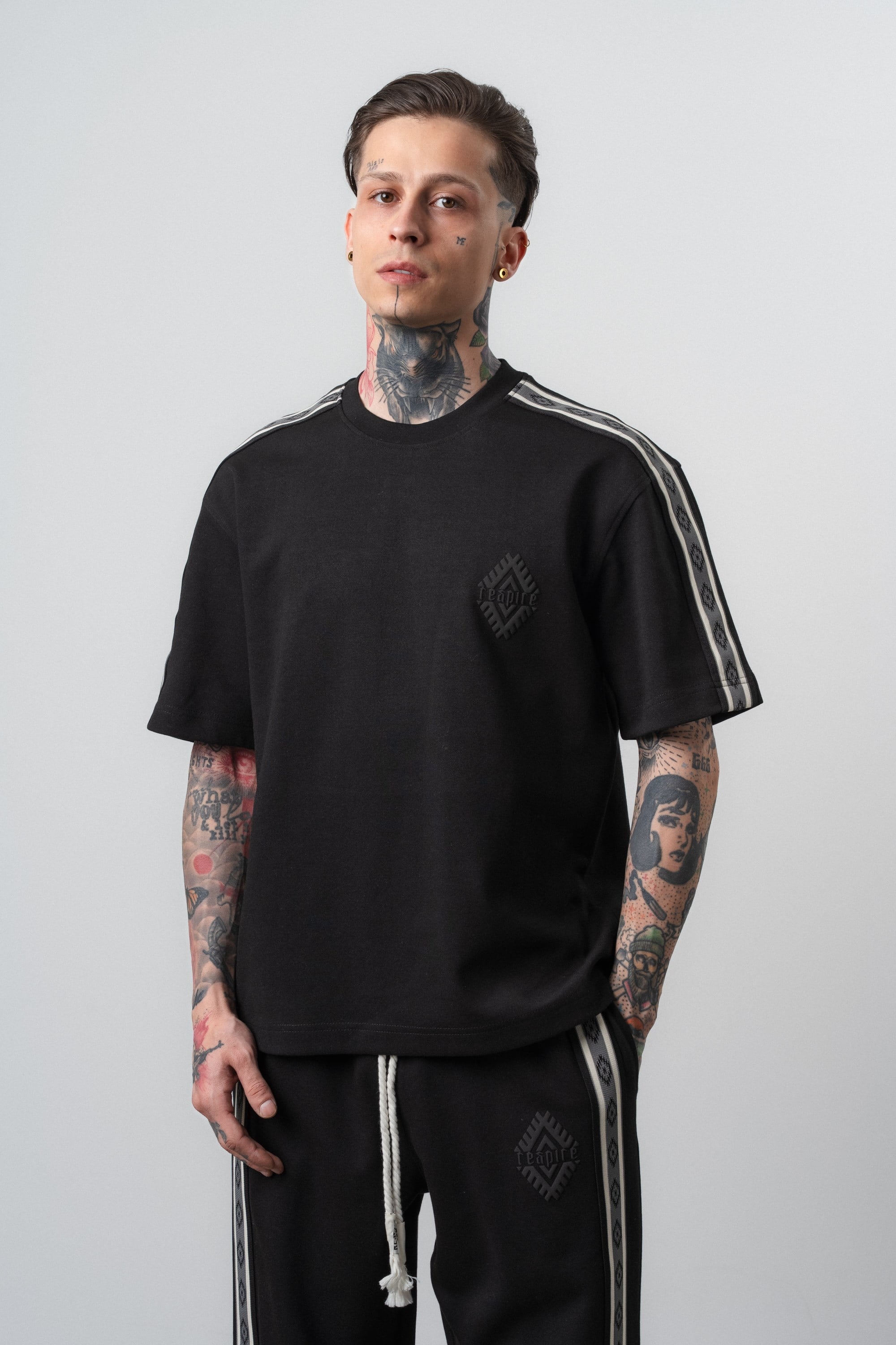 Erkek Şerit Detaylı Regular Fit T-Shirt Siyah