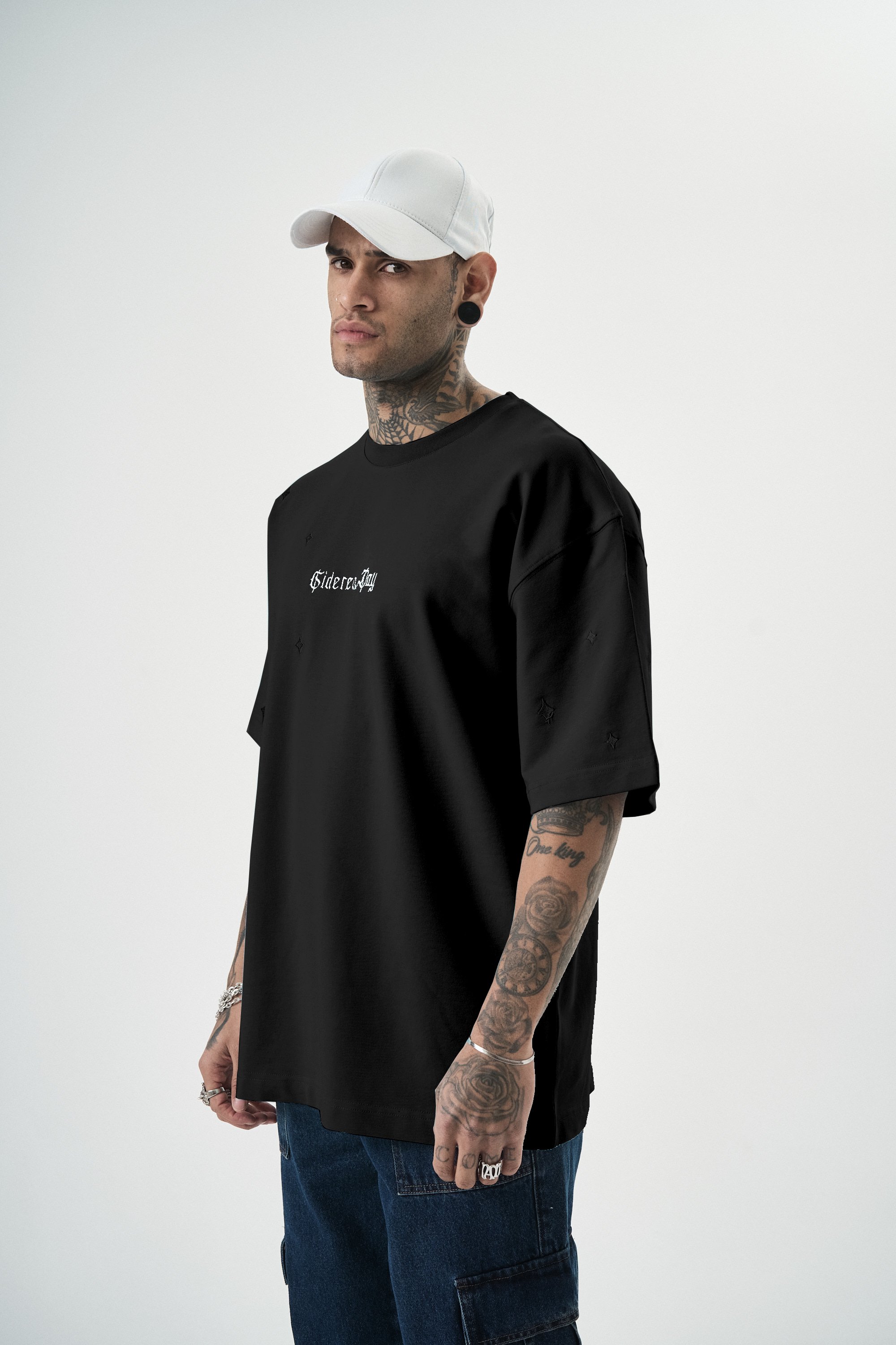 erkek-sidereal-nakisli-oversize-t-shir-6e2323.png