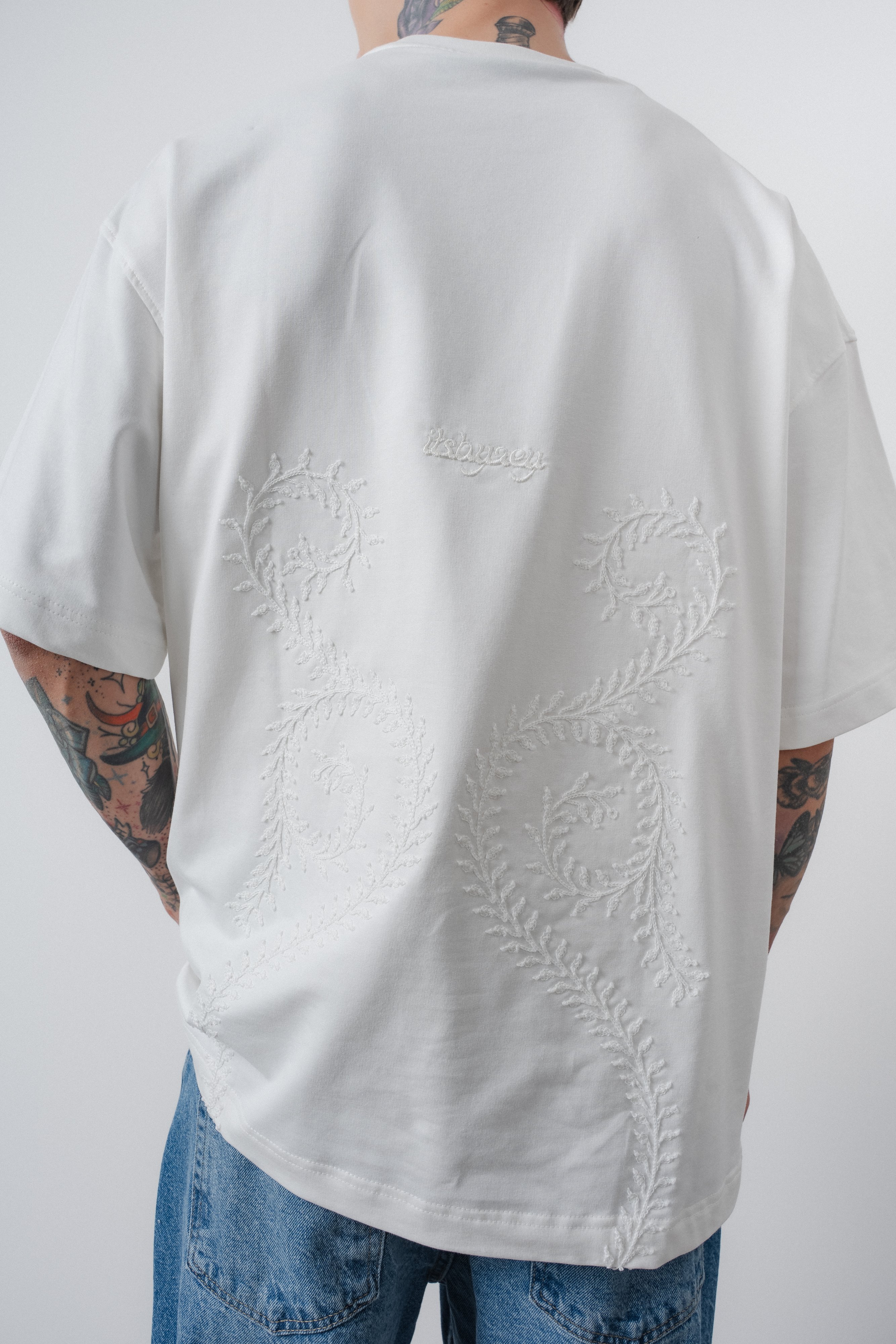 Erkek Spiral Nakış Detaylı Oversize T-Shirt Ekru