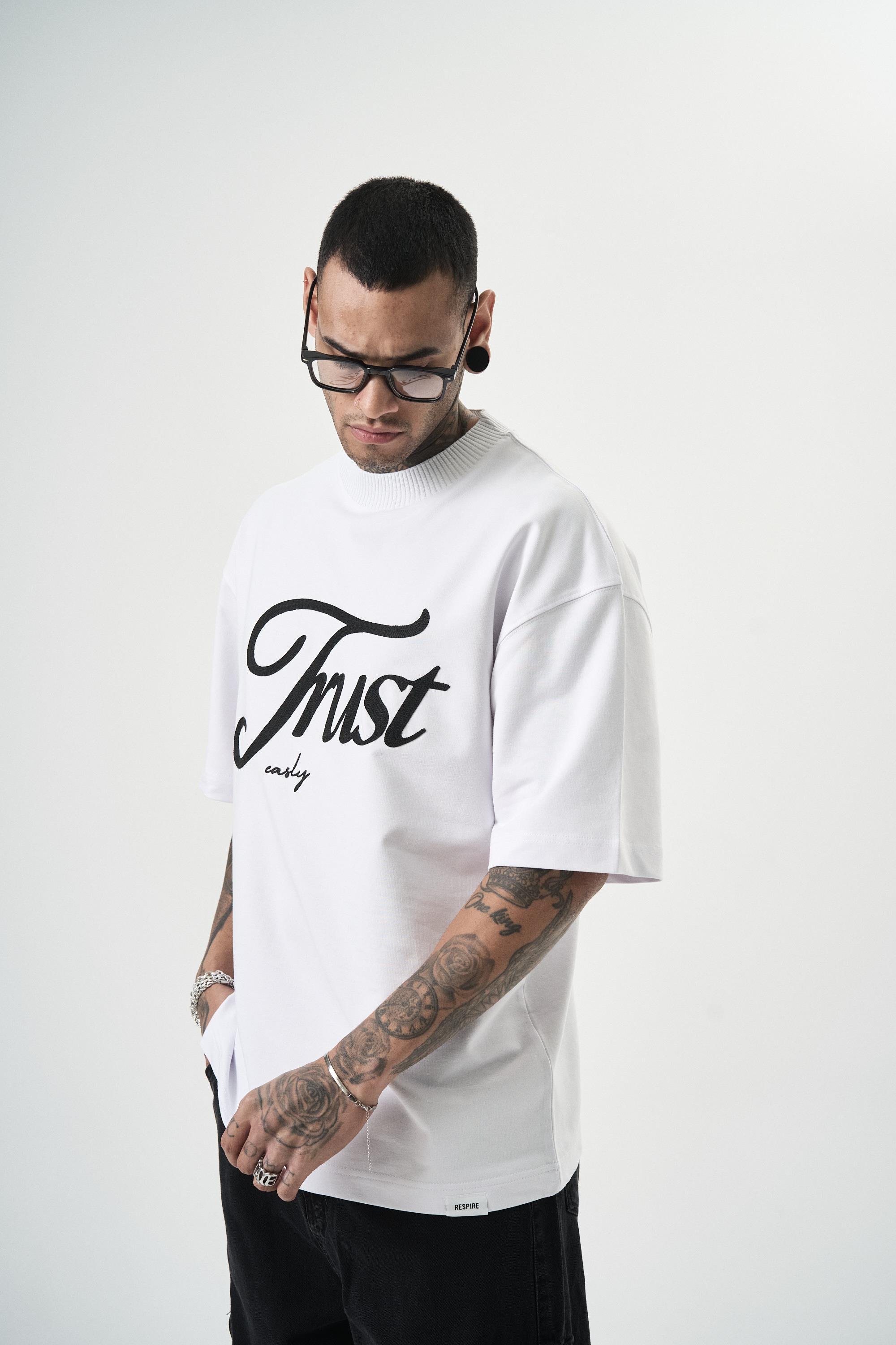 erkek-trust-yazili-oversize-t-shirt-be-6-0249.jpg