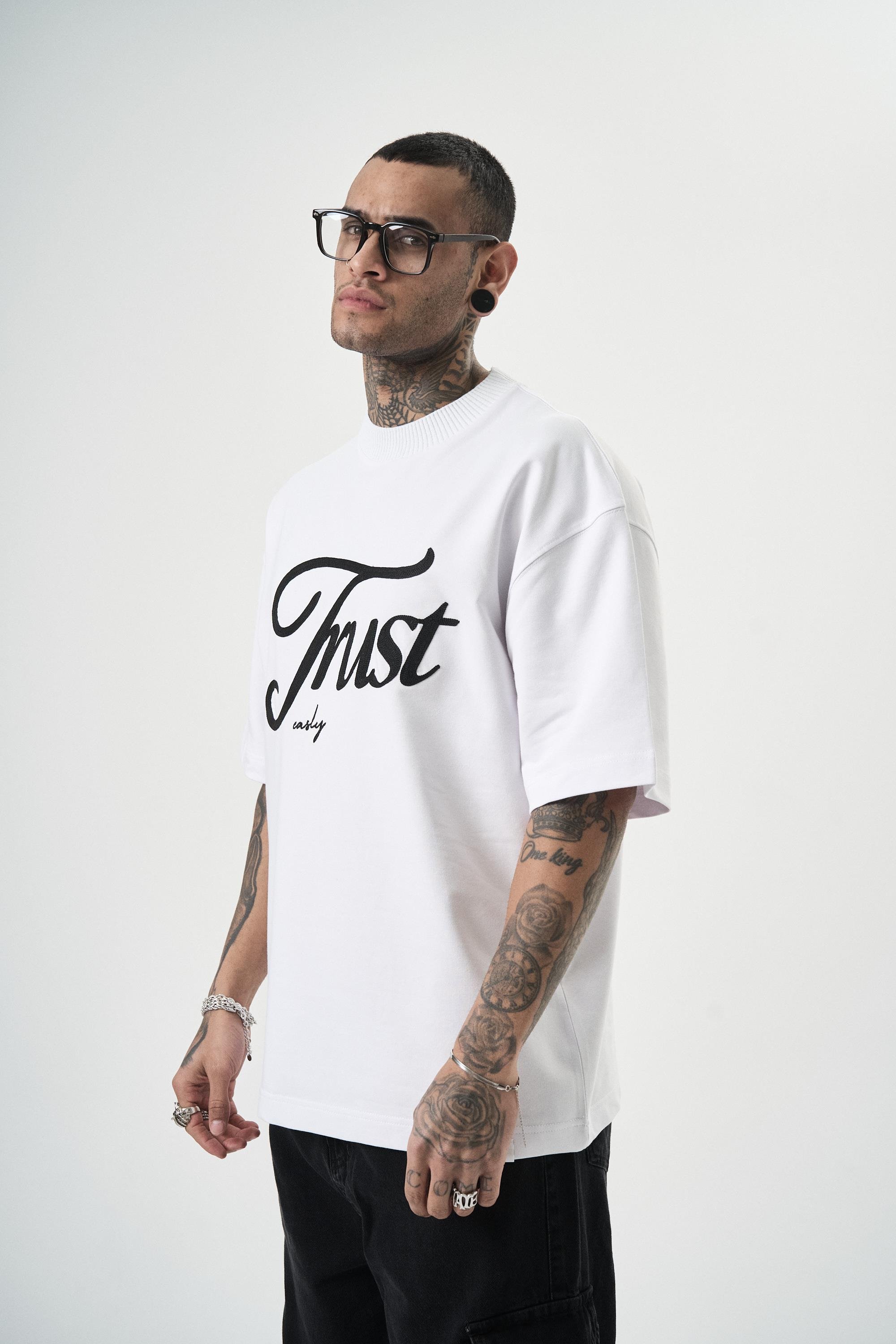 erkek-trust-yazili-oversize-t-shirt-be-b-49c7.jpg