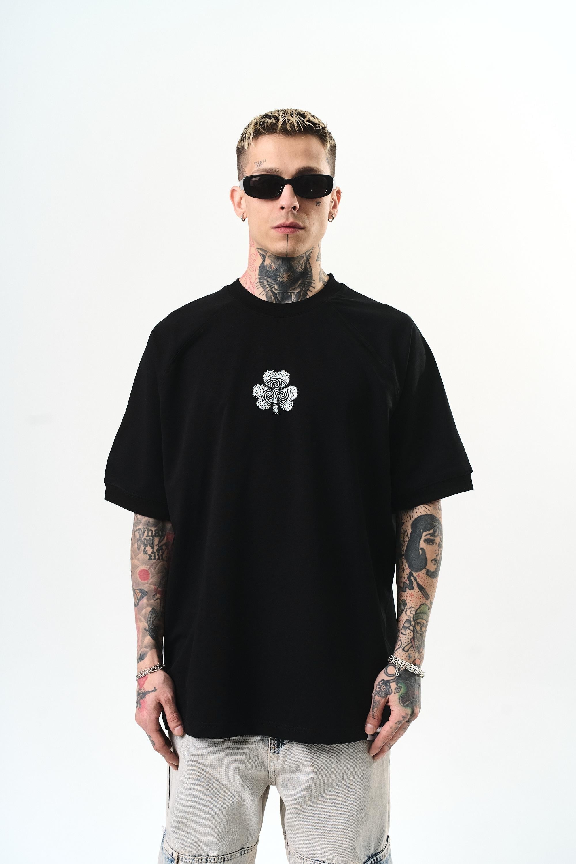 erkek-unlucky-baskili-oversize-t-shirt-4836e5.jpg