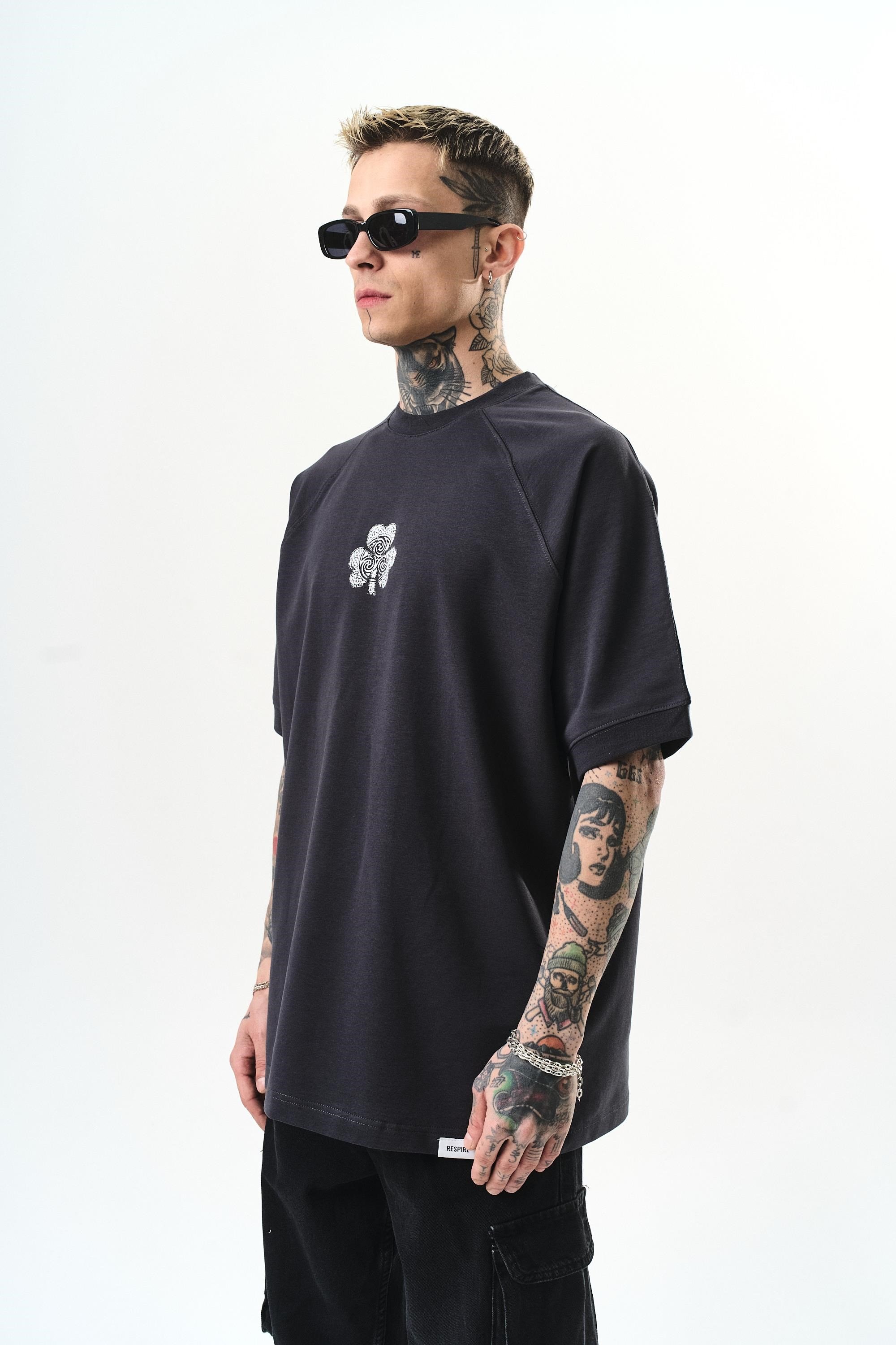 erkek-unlucky-baskili-oversize-t-shirt-c9ad55.jpg
