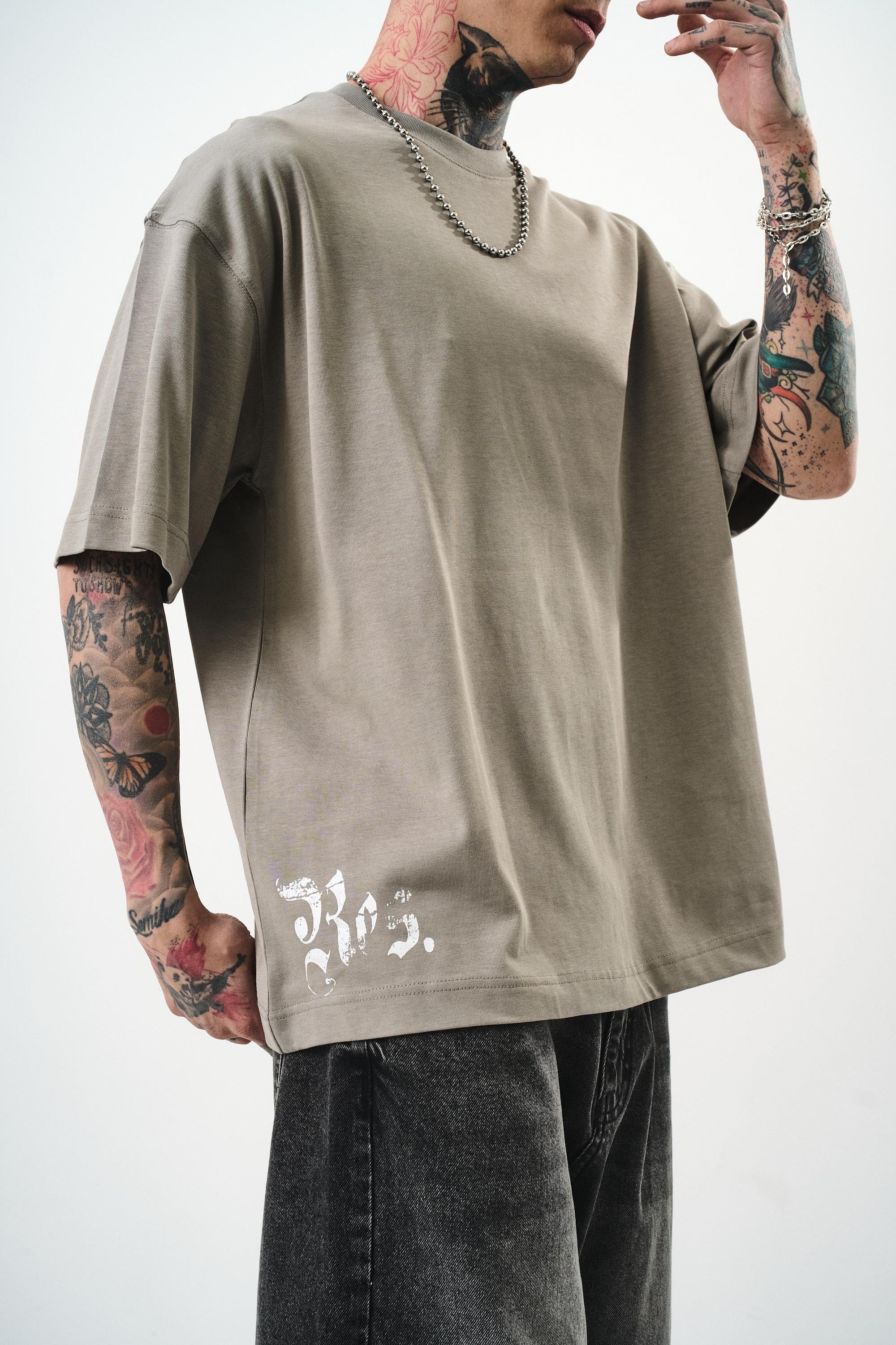 Erkek World Is Mine Baskılı Oversize T-Shirt Gri