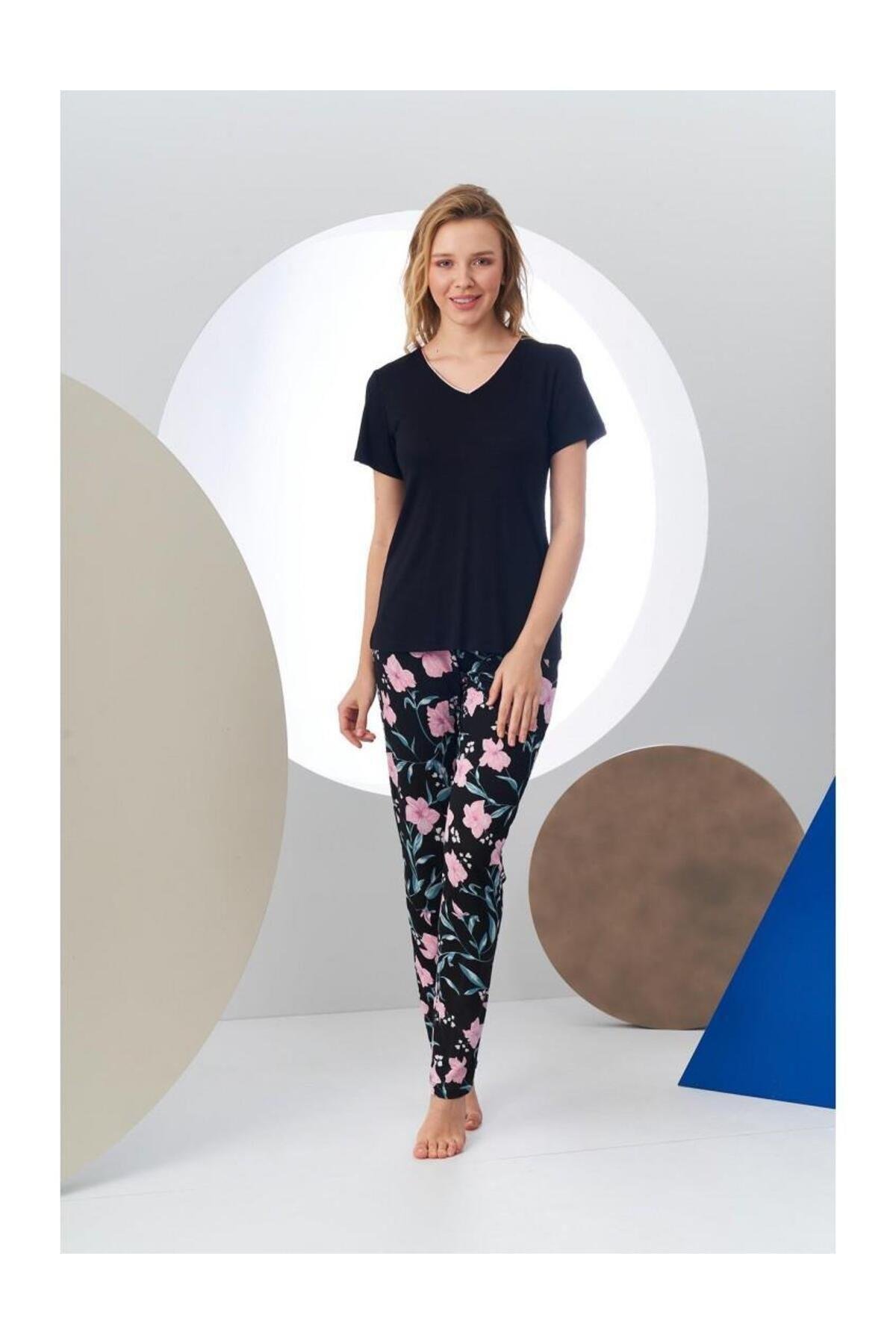24168 Kadın Kısa Kollu V Yaka Desenli Pijama Takım