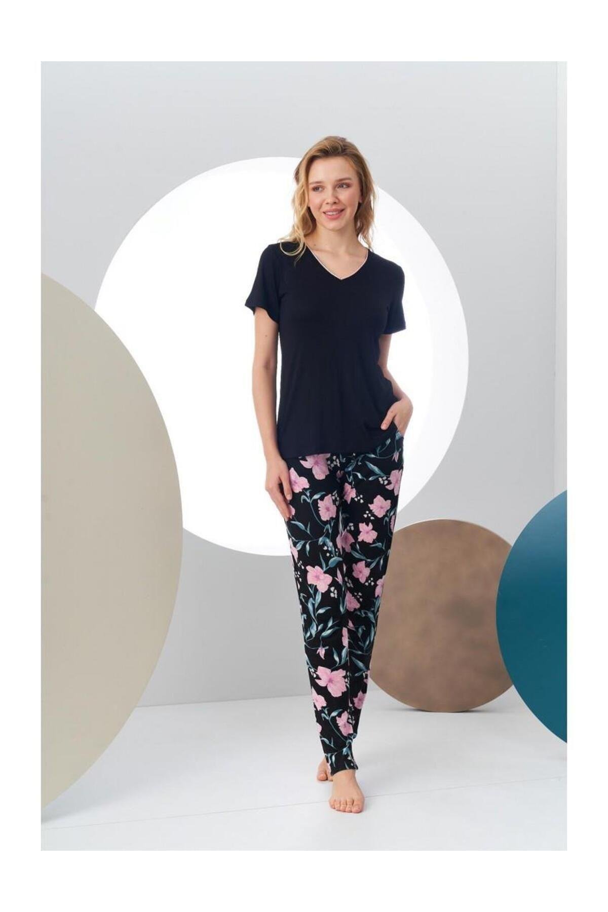 24168 Kadın Kısa Kollu V Yaka Desenli Pijama Takım