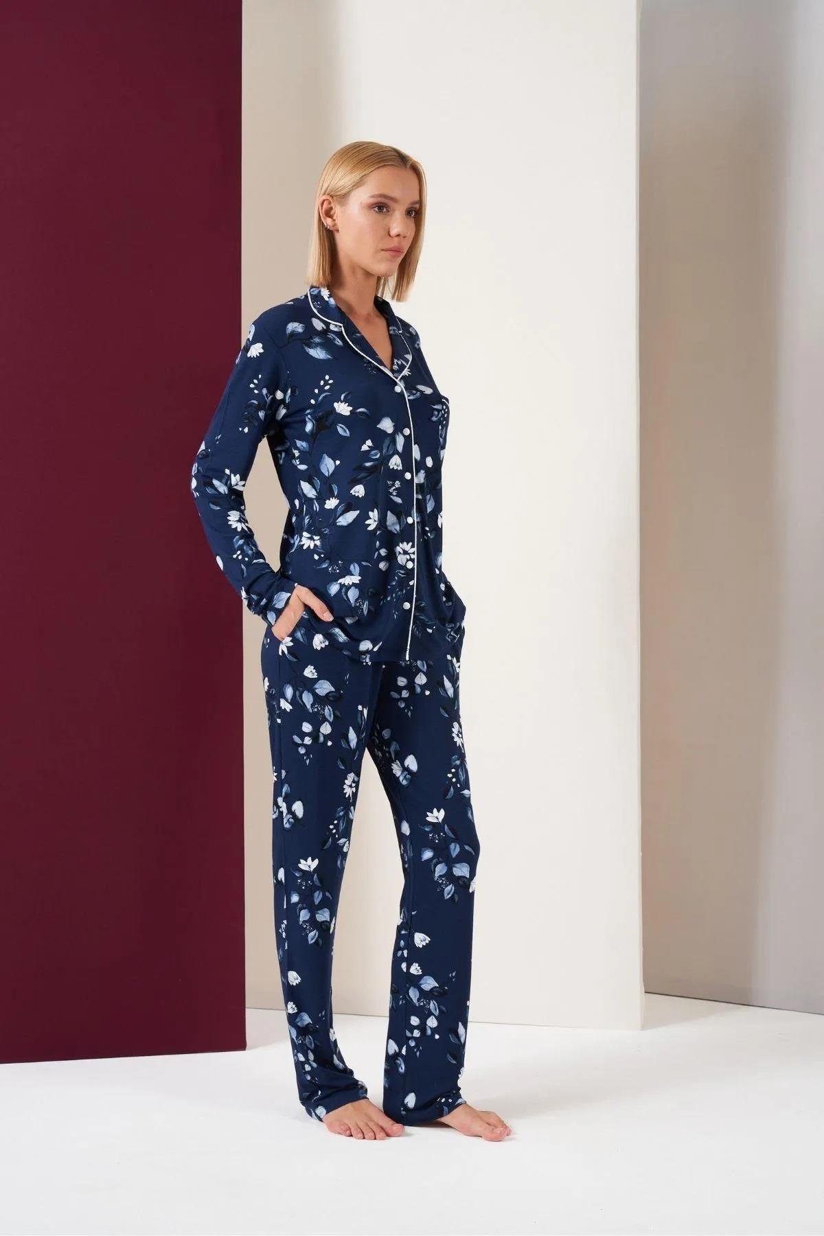 Kadın Düğmeli Çiçek Desenli Biyeli Uzun Kol Pijama Takım