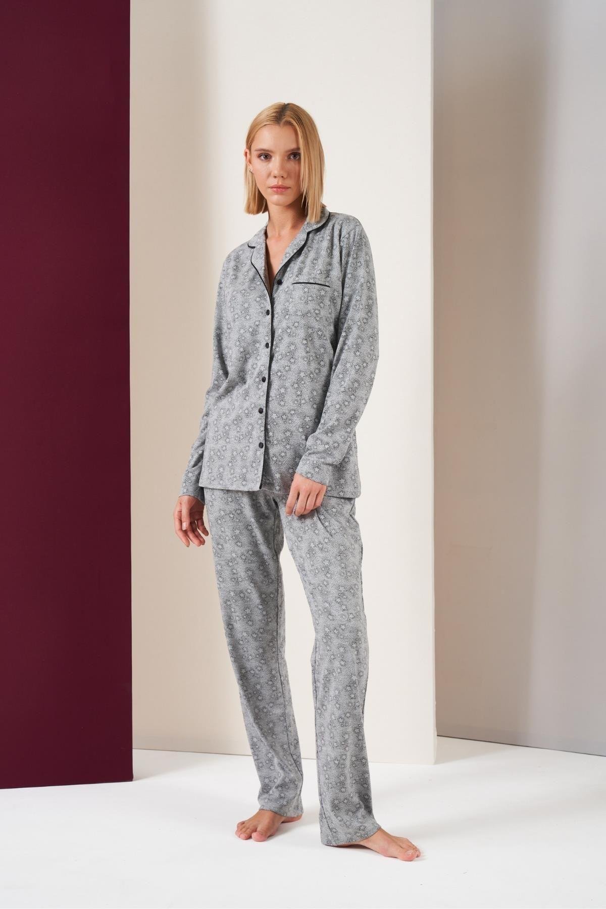 Kadın Düğmeli Yıldız Desenli Uzun Kol Pijama Takım