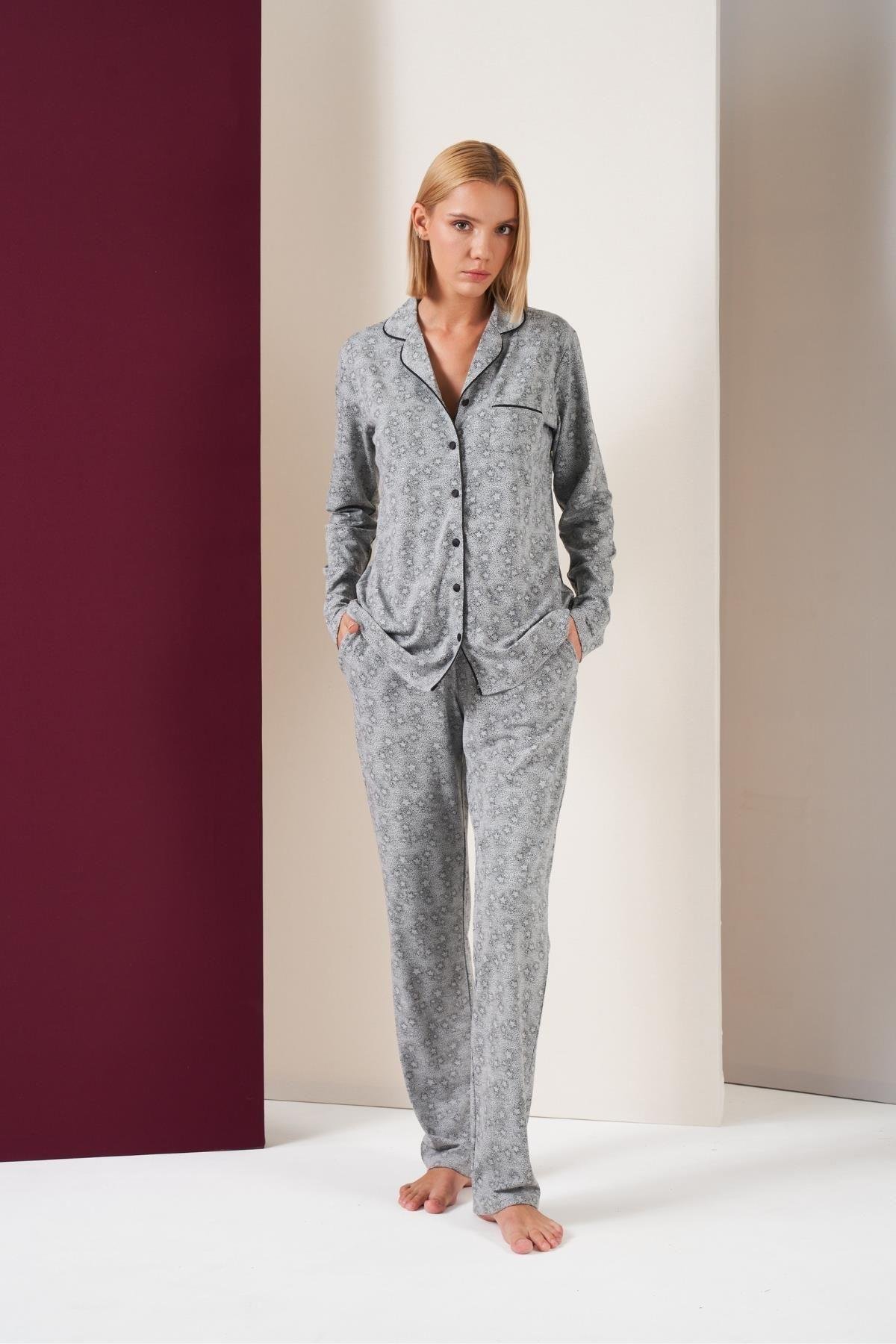 Kadın Düğmeli Yıldız Desenli Uzun Kol Pijama Takım