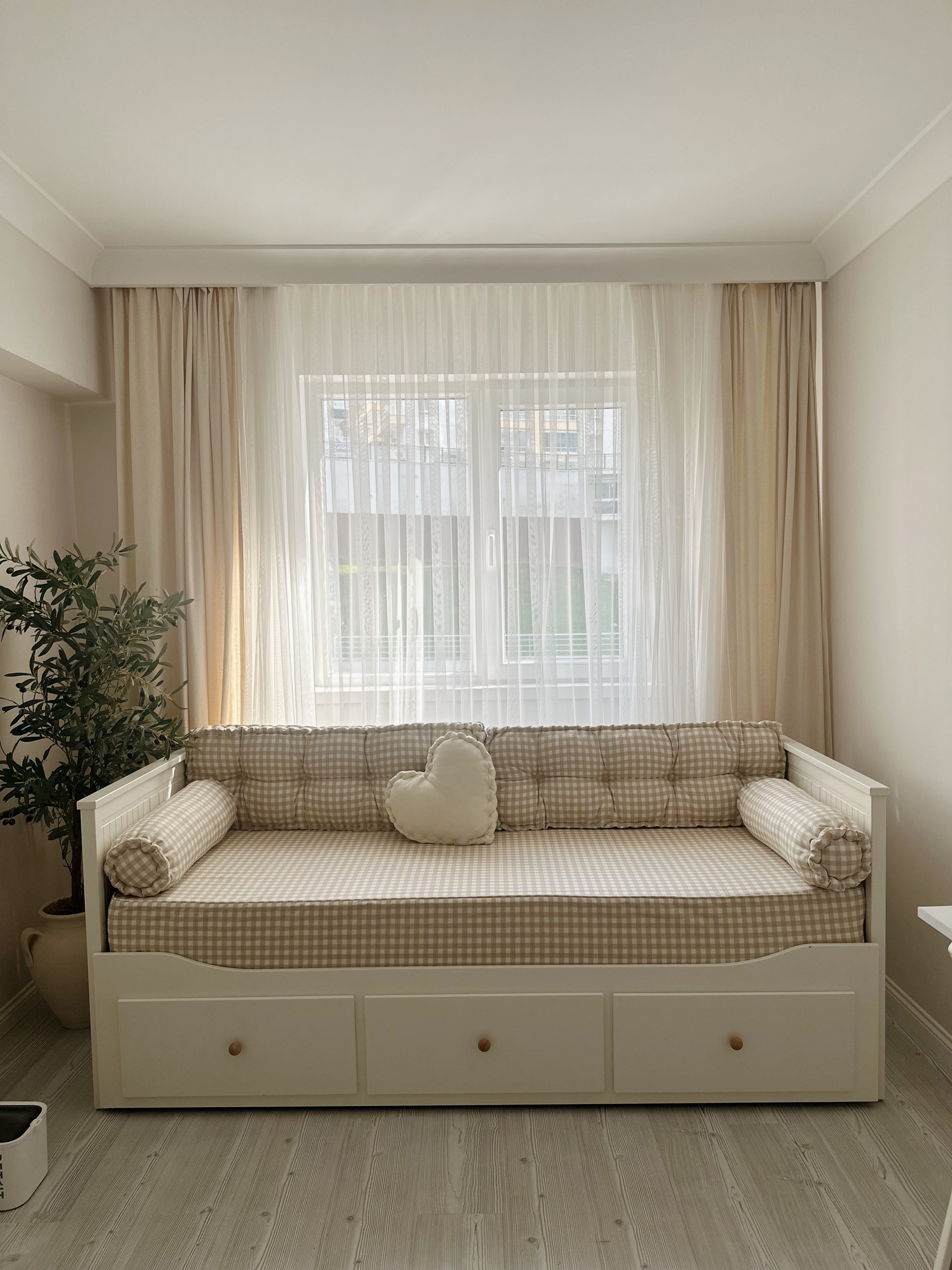 Kareli/Çizgili Kumaş El İşçilikli Divan Seti