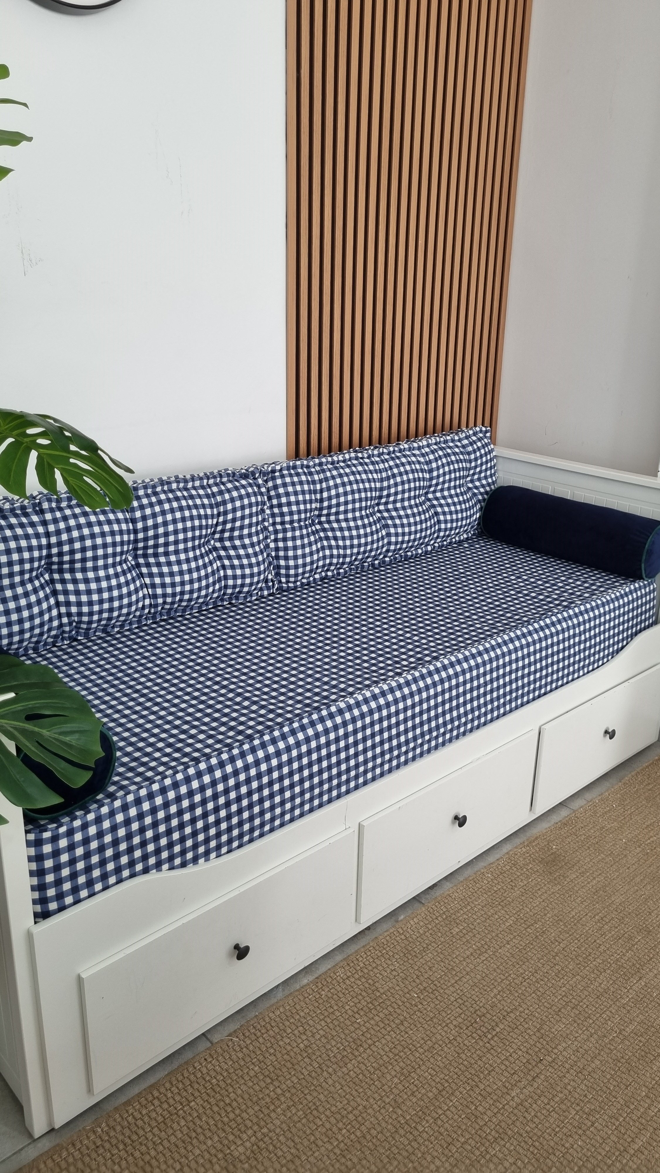 Kareli/Çizgili Kumaş El İşçilikli Divan Seti