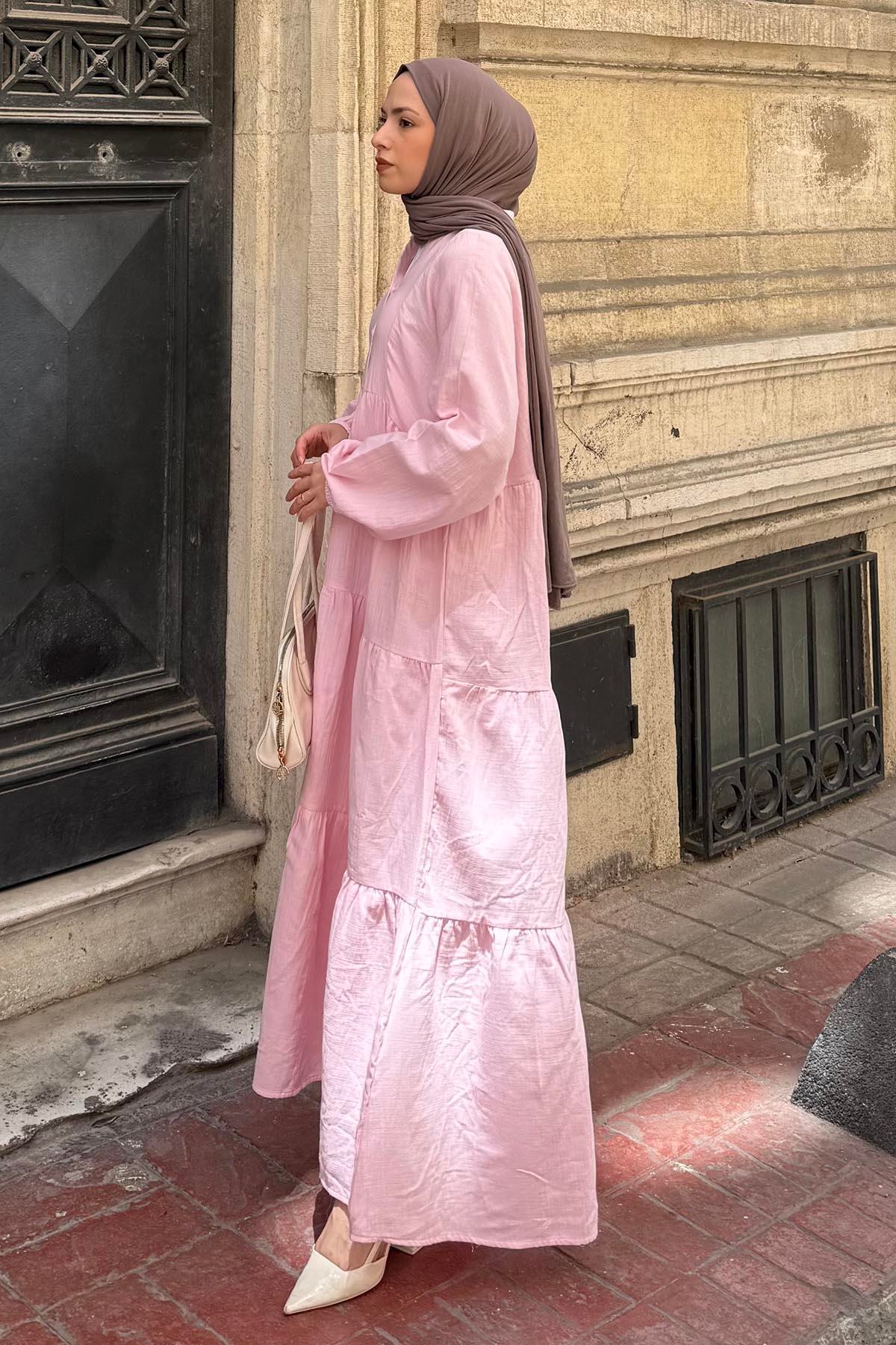 Ön Yarım Düğme Detaylı Müslin Kumaş Tesettür Elbise Pembe