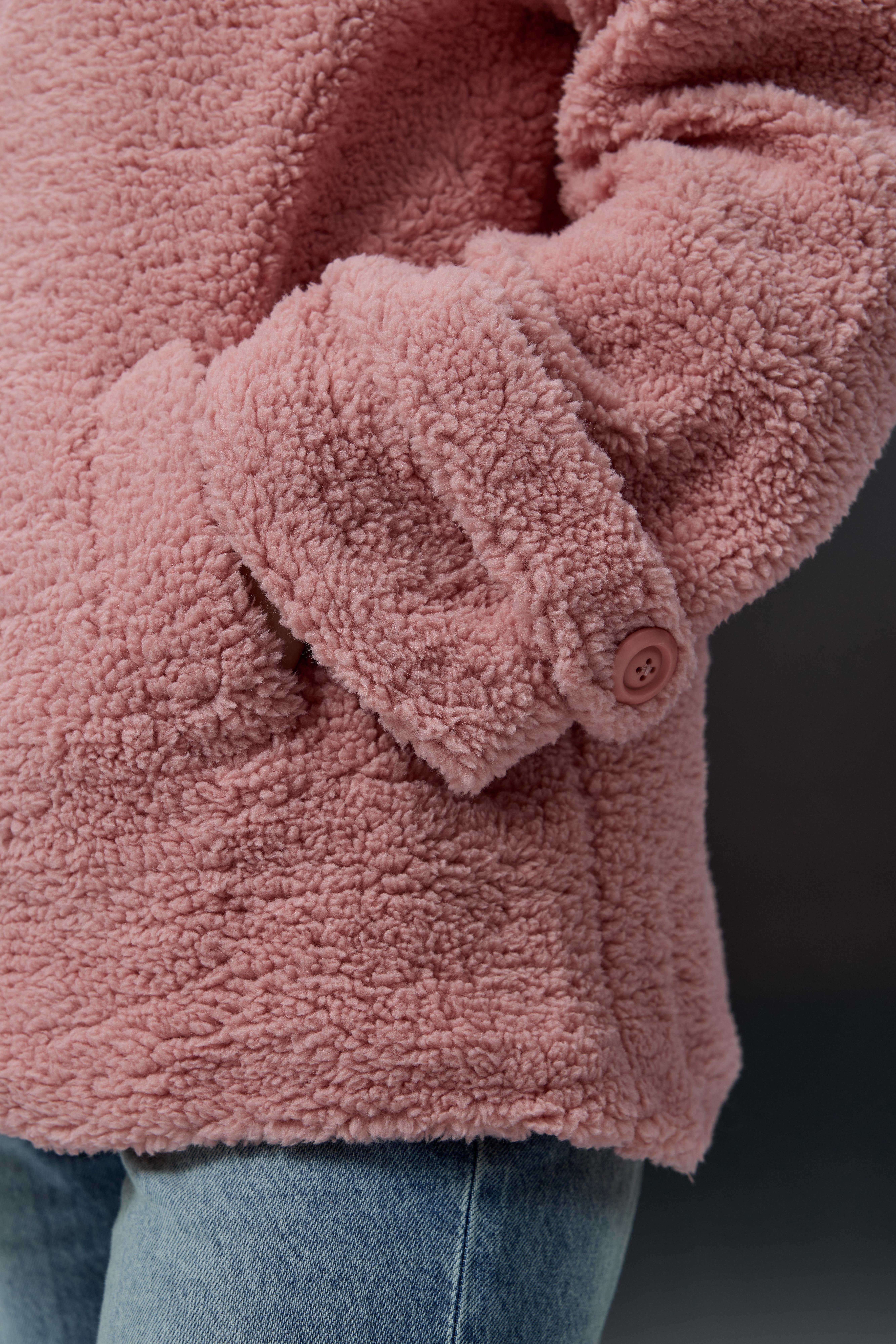 Apolet Detaylı Pembe Peluş Mont