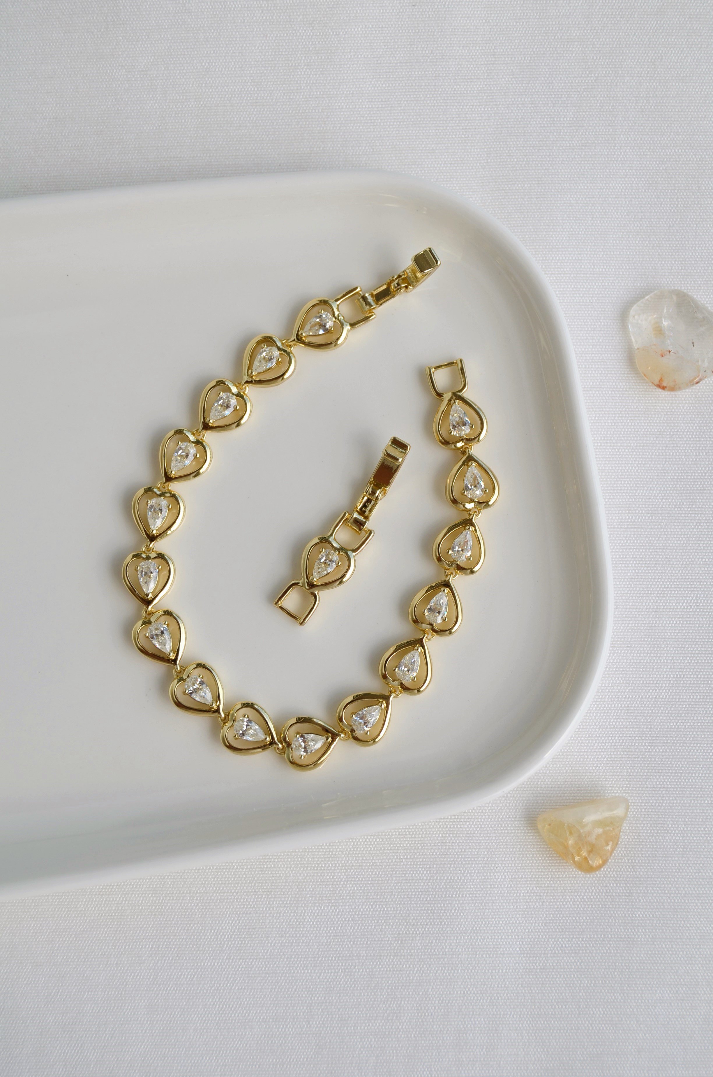 14K Gold Renk Damla Zirkon Taşlı Sıralı Kalp Bileklik Xuping