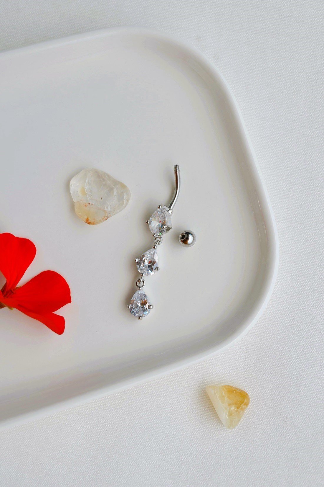 3 Damla Zirkon Taşlı Çelik Göbek Piercingi Sallantılı Model Su Damlası