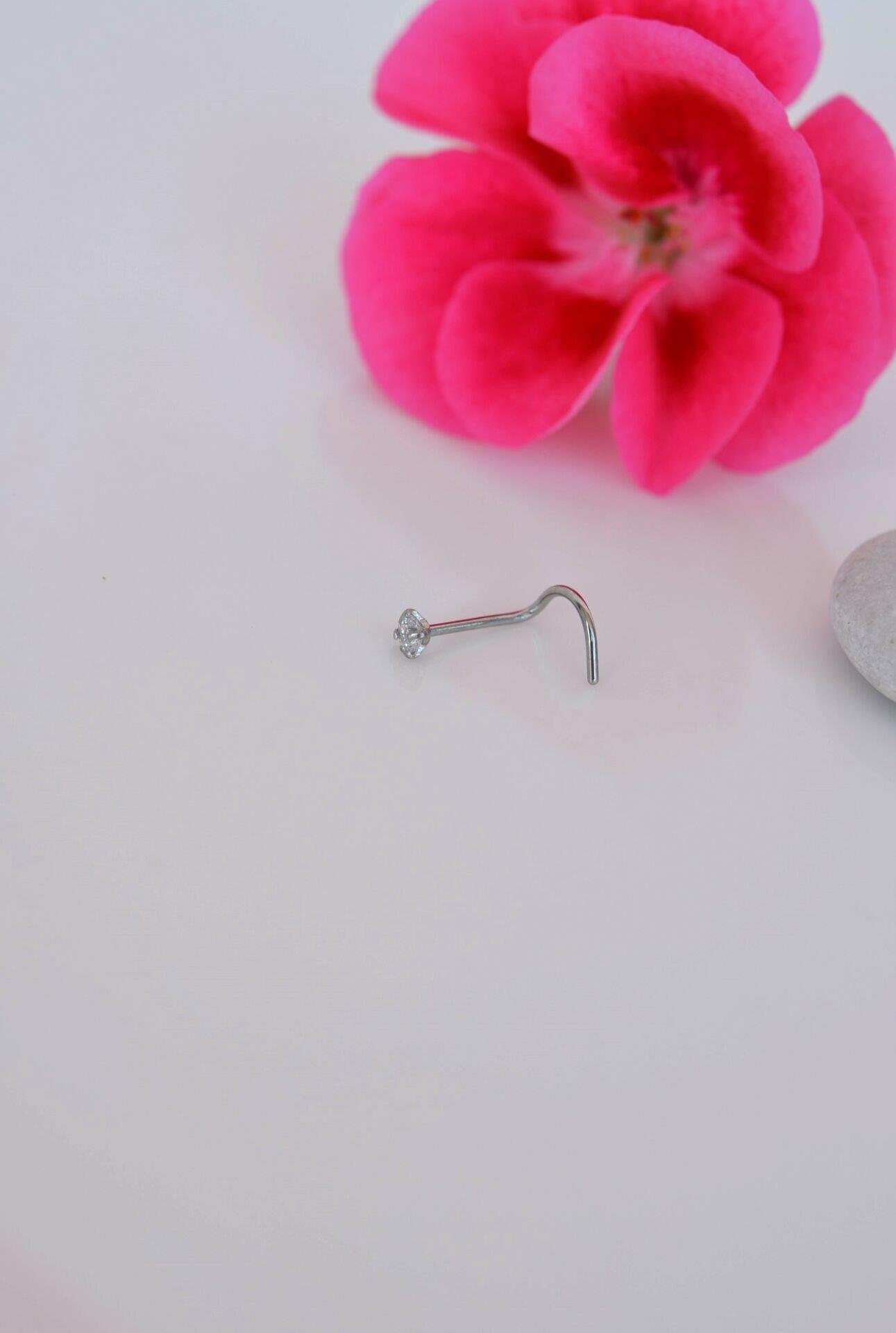 316 L Çelik 2 mm Tektaş Hızma Arkası Kıvrımlı Düşmeyen Burun Piercingi