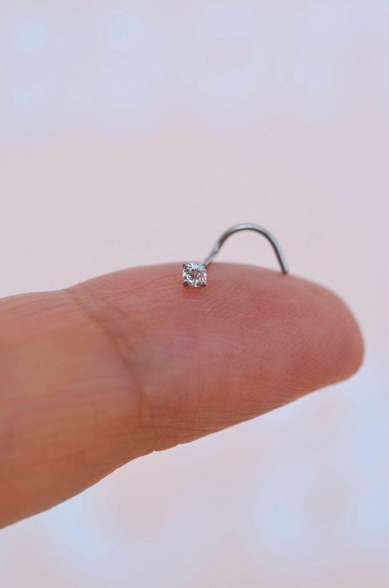 316 L Çelik 2 mm Tektaş Hızma Arkası Kıvrımlı Düşmeyen Burun Piercingi