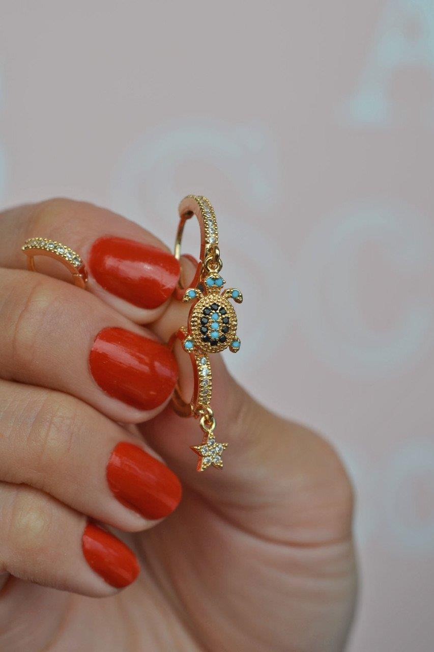 Altın Renkli Yıldız ve Kaplumbağa Detaylı Üçlü Küpe Seti