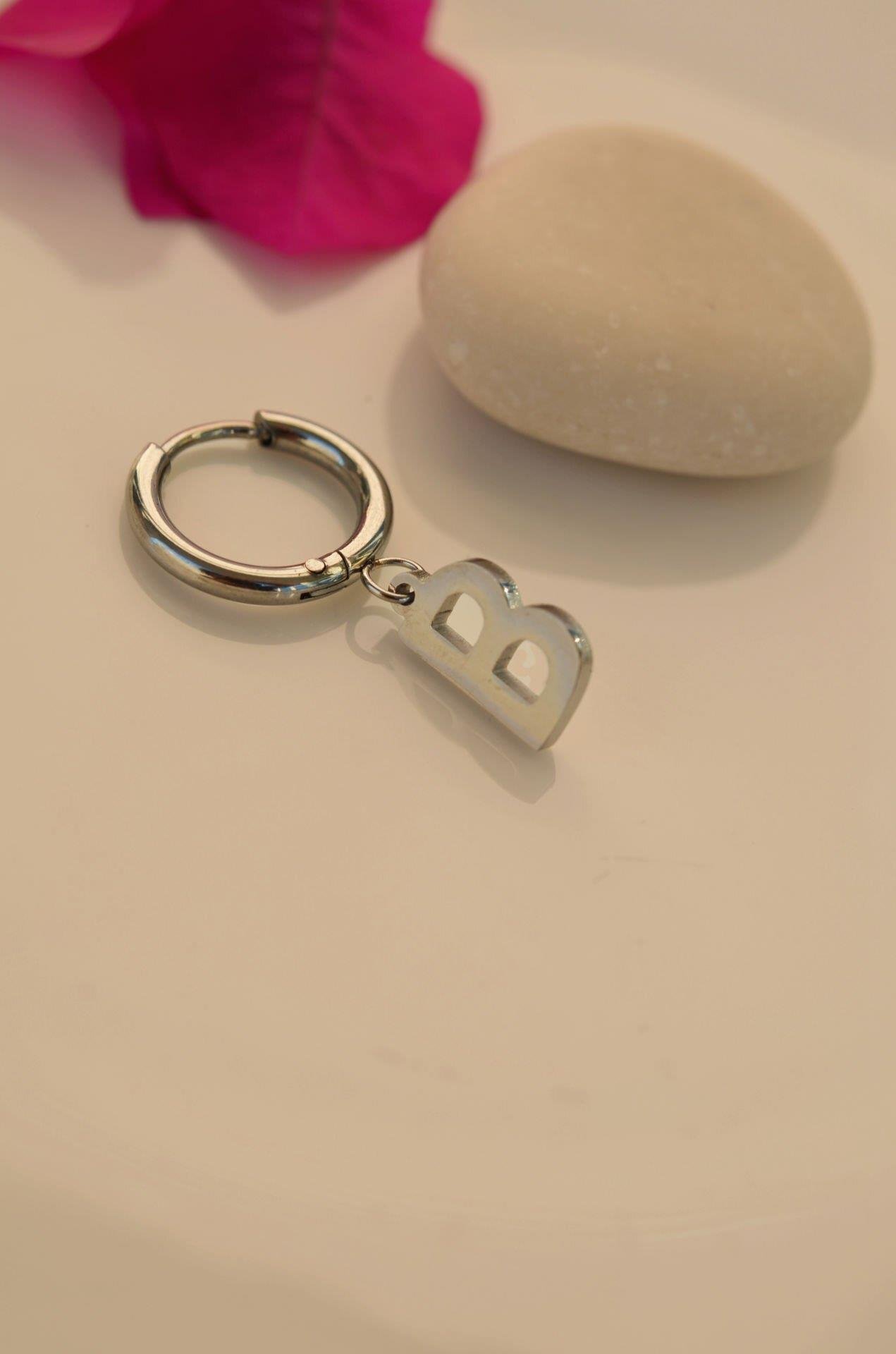 B Harfi Çelik Küpe Tekli