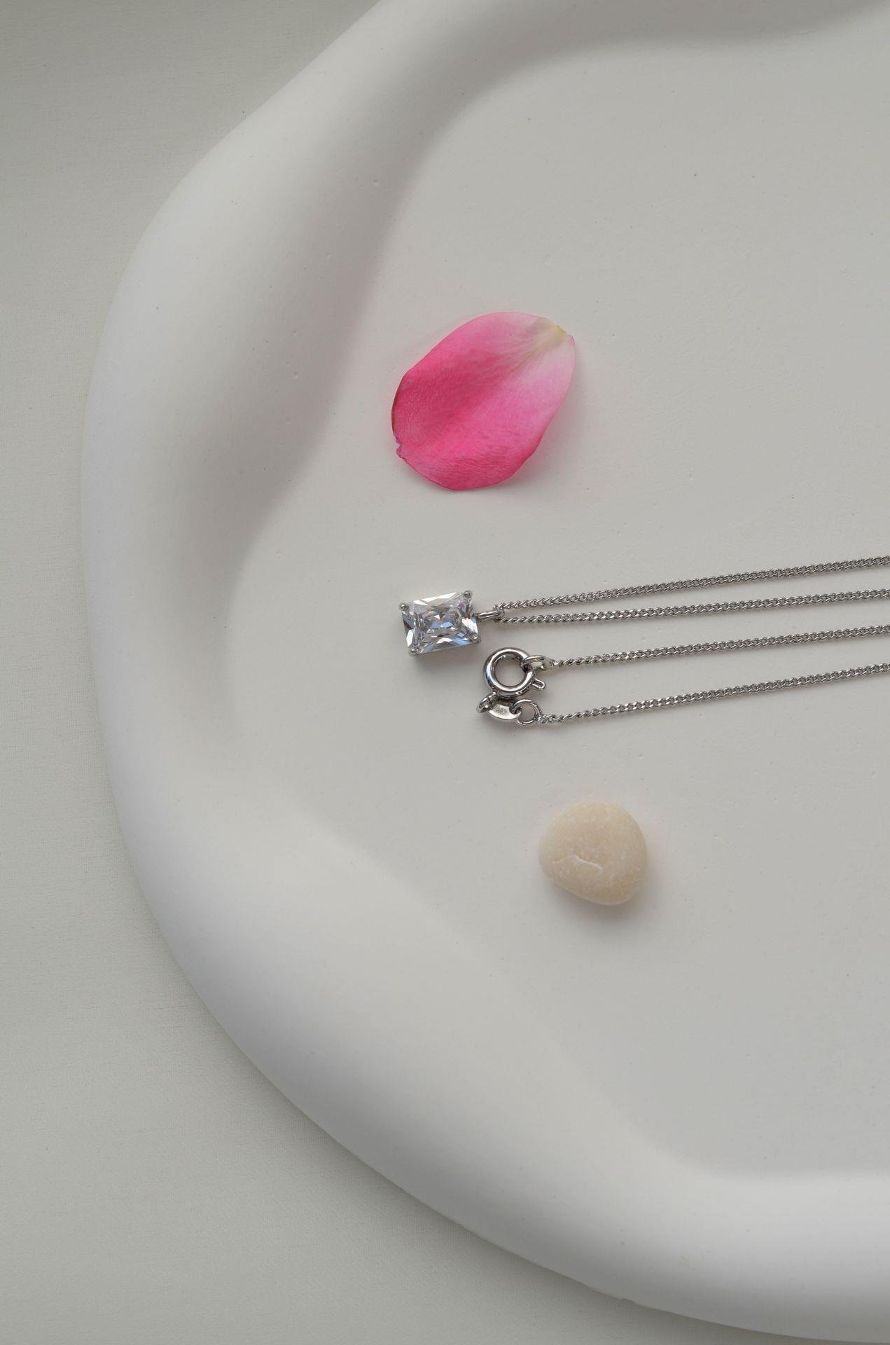 Baget Tektaş Kolye Zirkon Kolye Baget Tektaş Gümüş Renkli