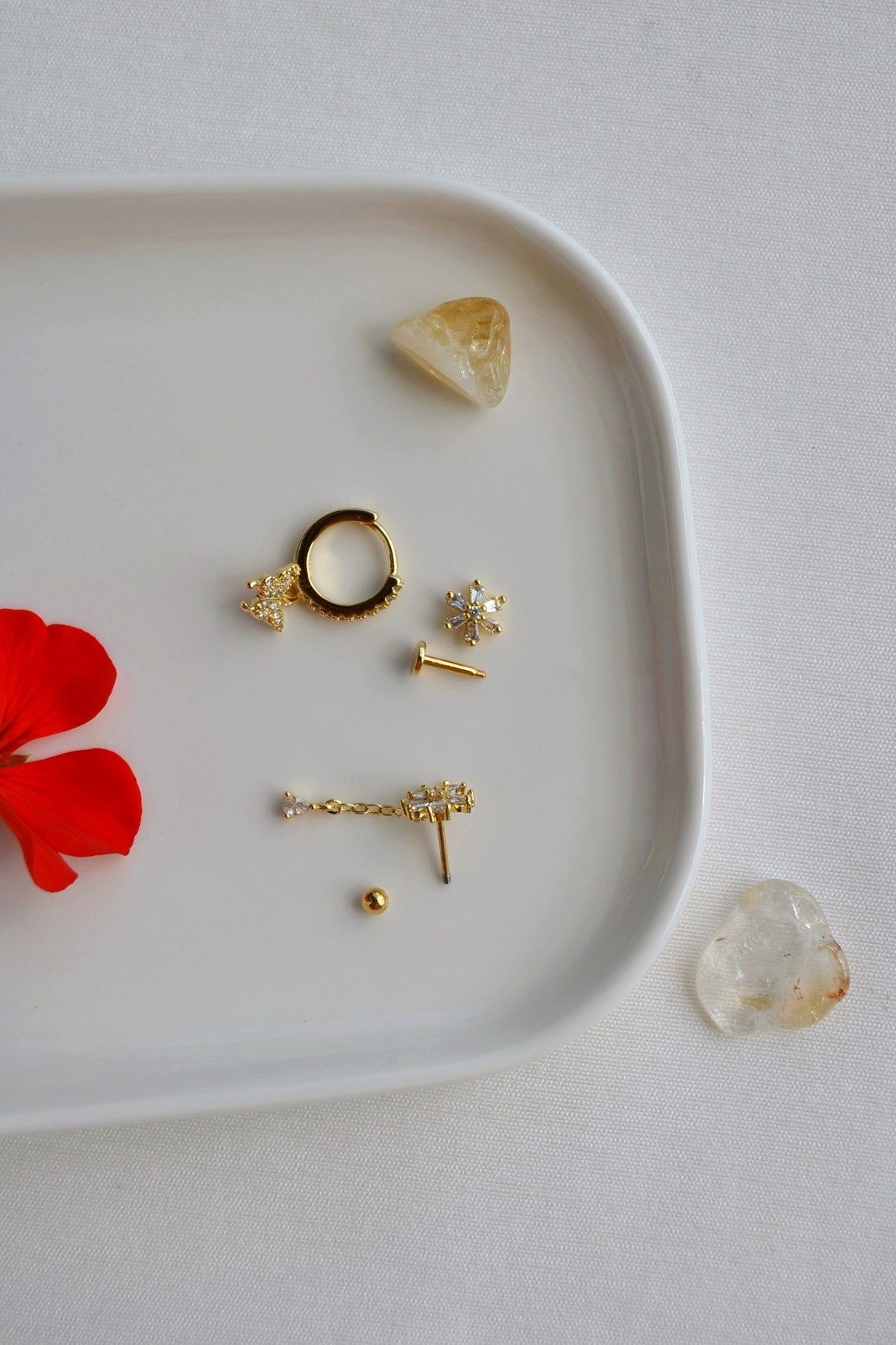 Bahar Esintisi 3'lü Piercing Seti Gold Kelebek Halka ve Zirkon Taşlı Çiçek Piercing