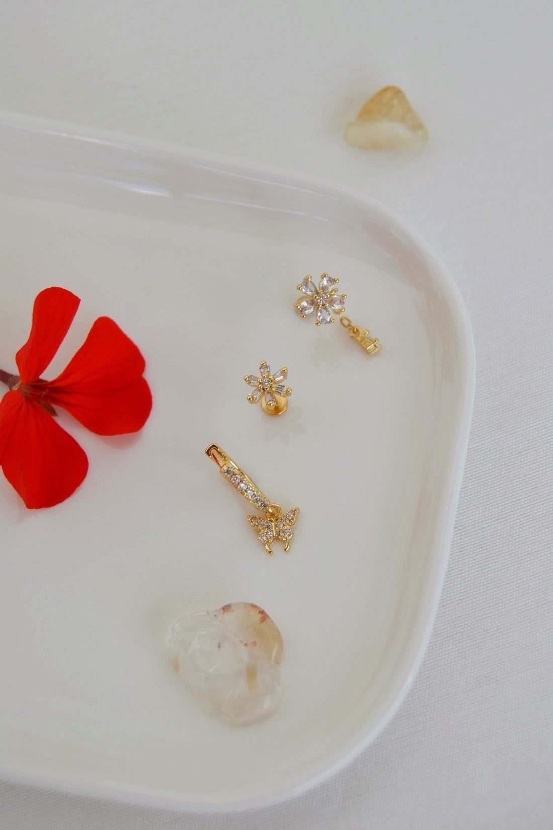 Bahar Esintisi 3'lü Piercing Seti Gold Kelebek Halka ve Zirkon Taşlı Çiçek Piercing