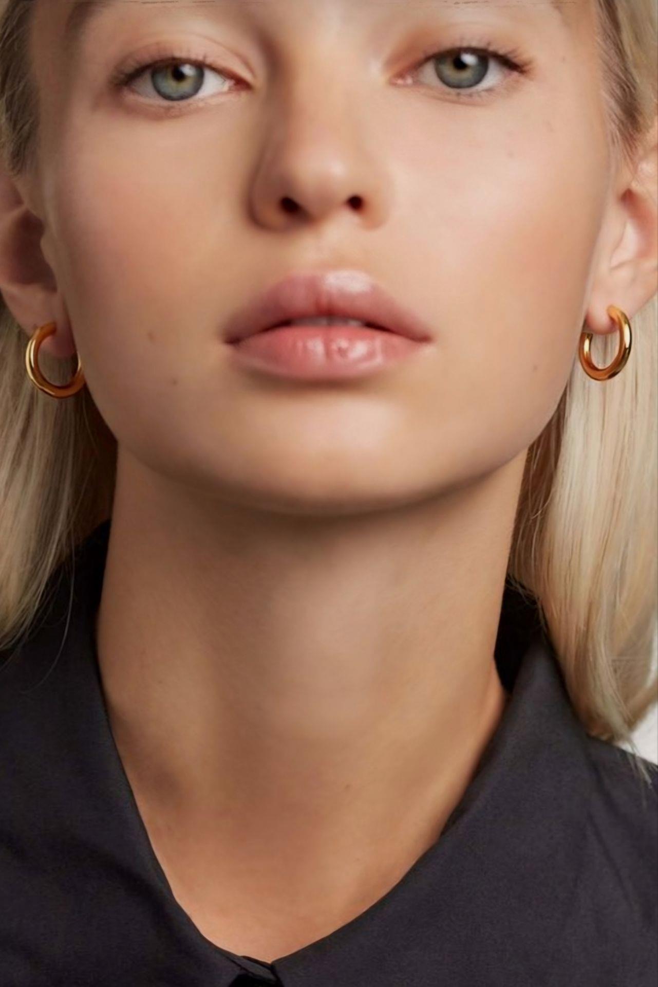 Bombeli Çelik Halka Küpe Gold