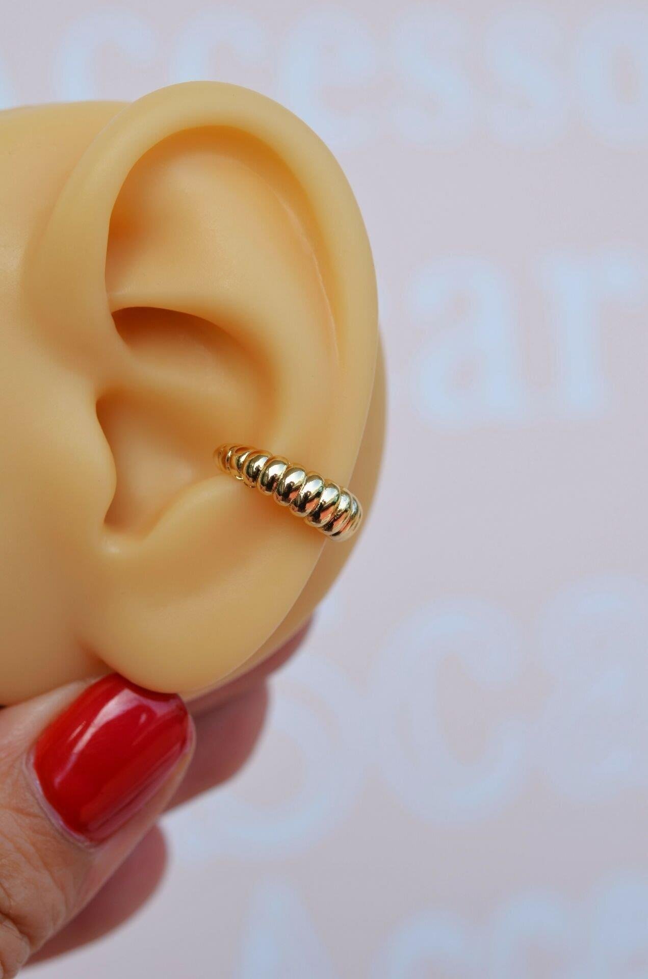 Bombeli Earcuff Sıkıştırmalı Kıkırdak Küpesi
