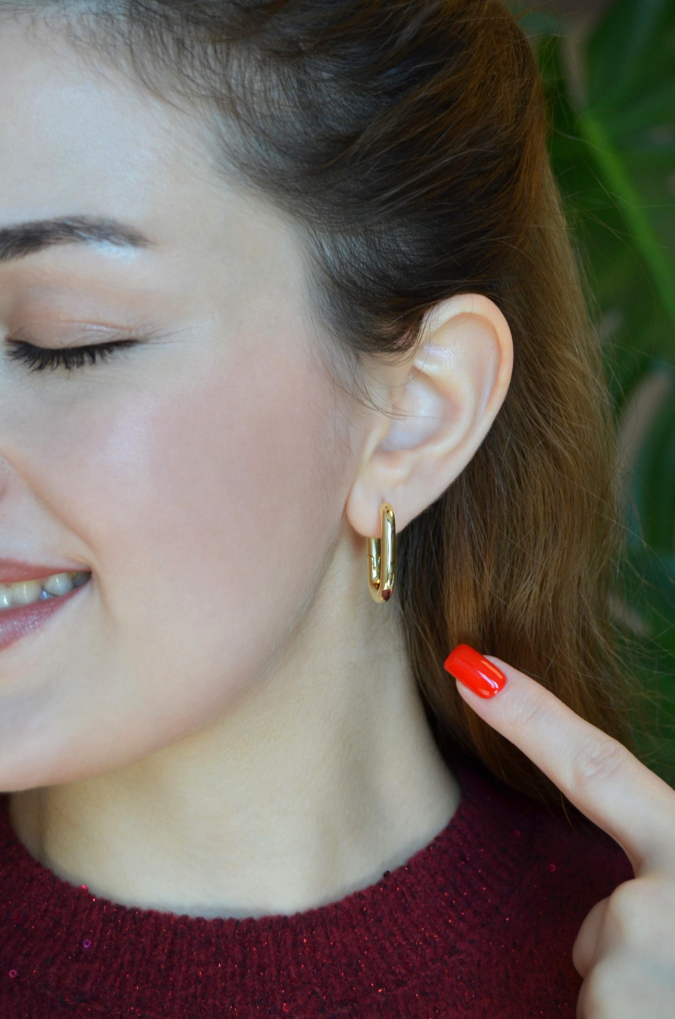 Bombeli Oval Halka Küpe