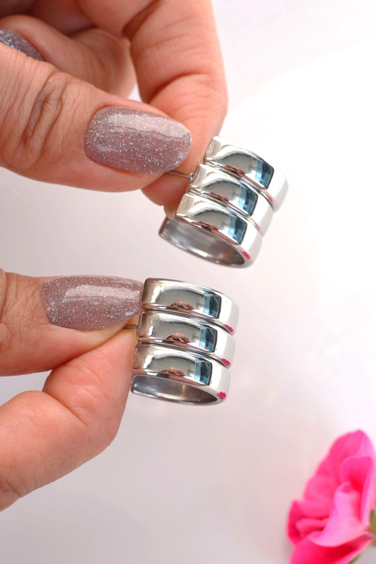 Bombeli Üçlü Görünümlü Çelik Küpe Gümüş Renk