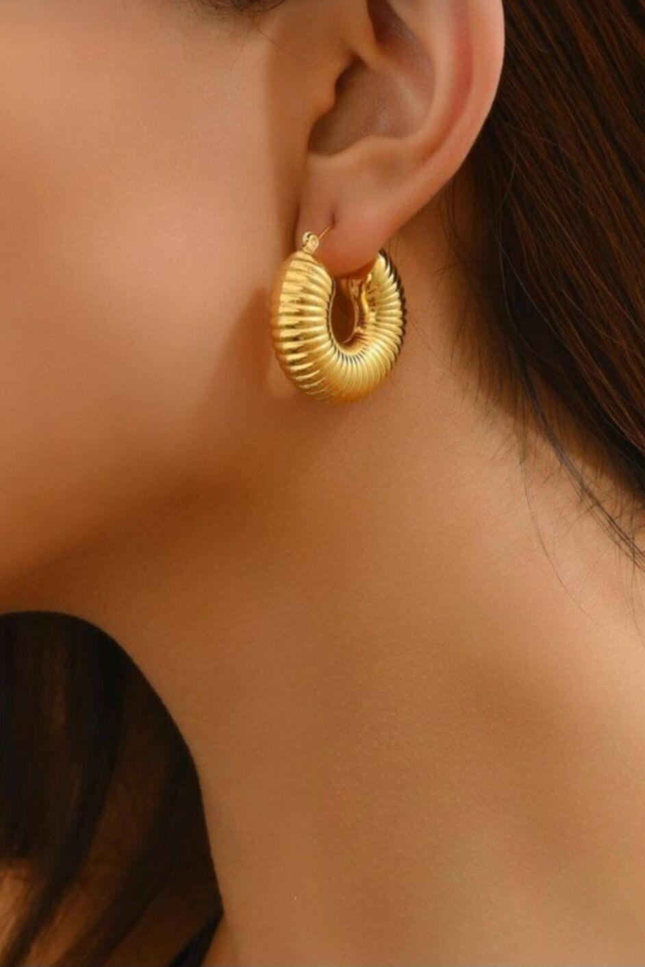 Büyük Bombeli Halka Küpe Geniş Halka Küpe Gold Renk