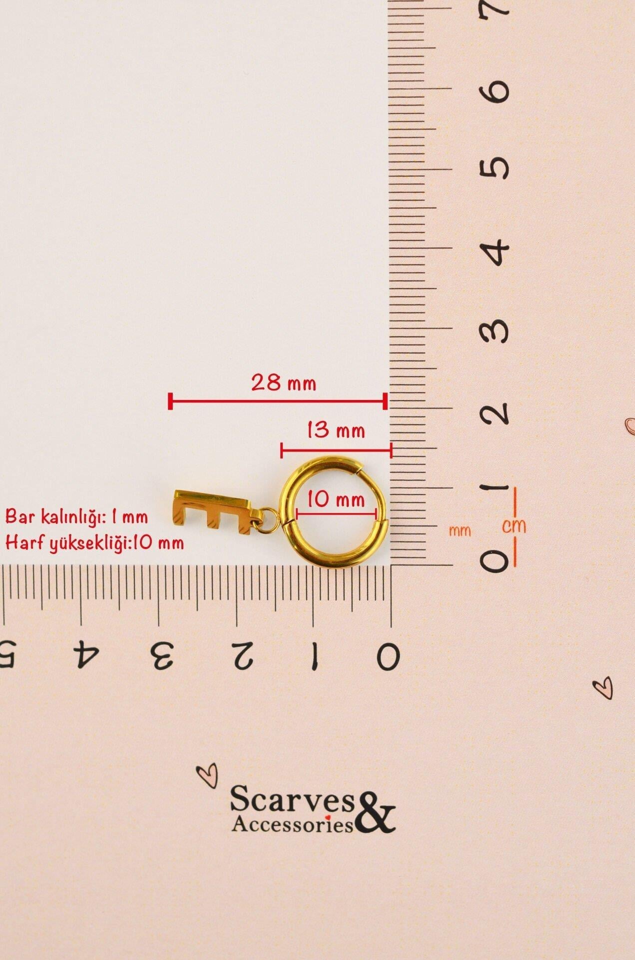 Çelik B Harfi Küpe Tekli