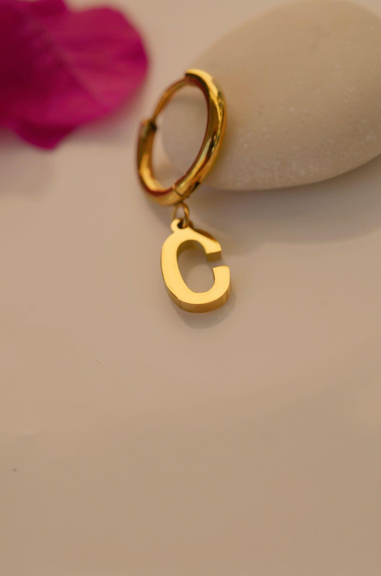 Çelik C Harfi Küpe Tekli