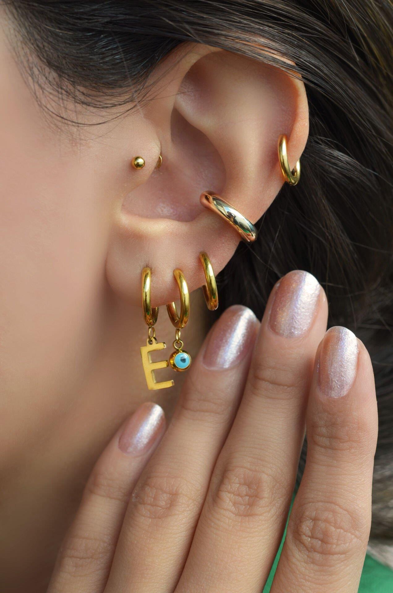 Çelik C Harfi Küpe Tekli