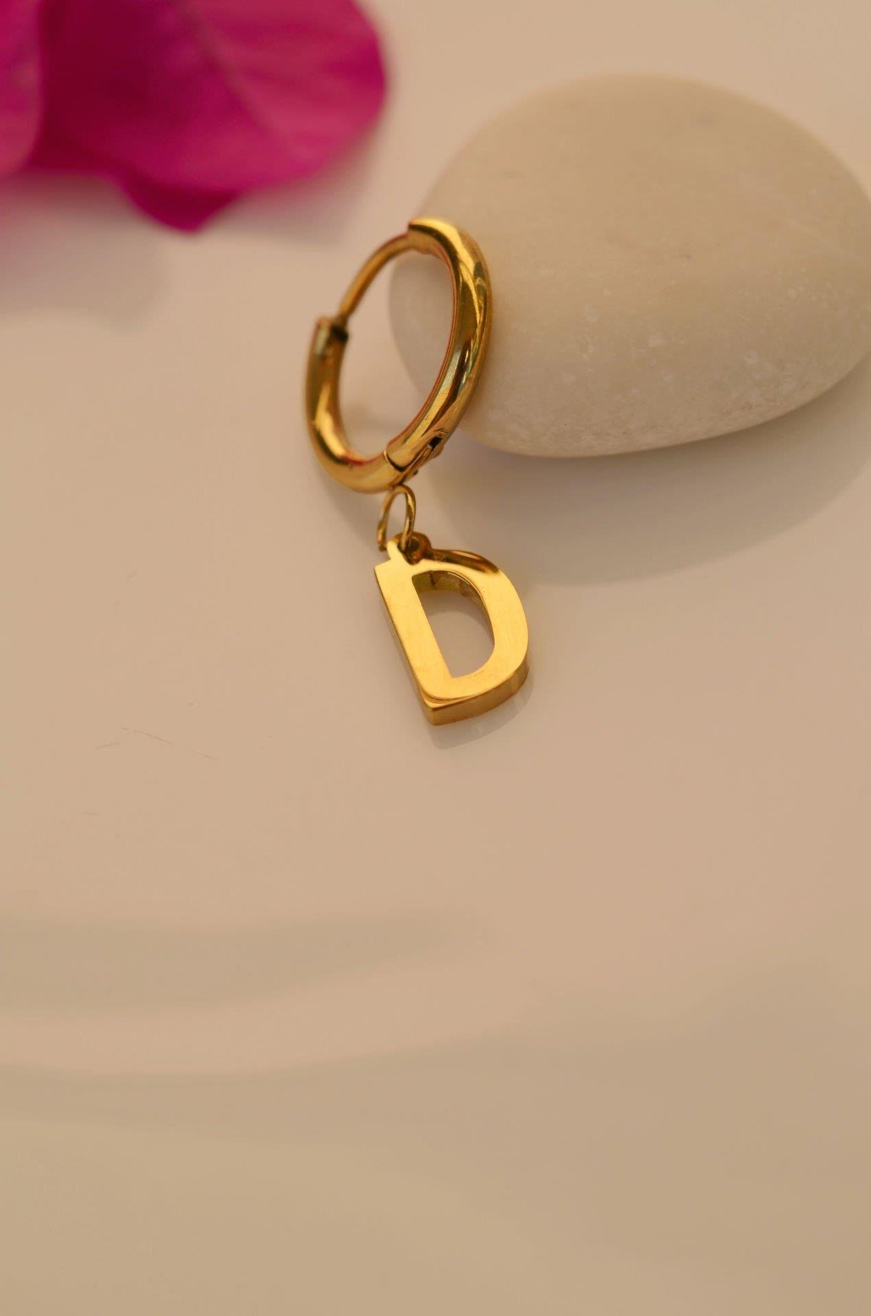 Çelik D Harfi Küpe Tekli