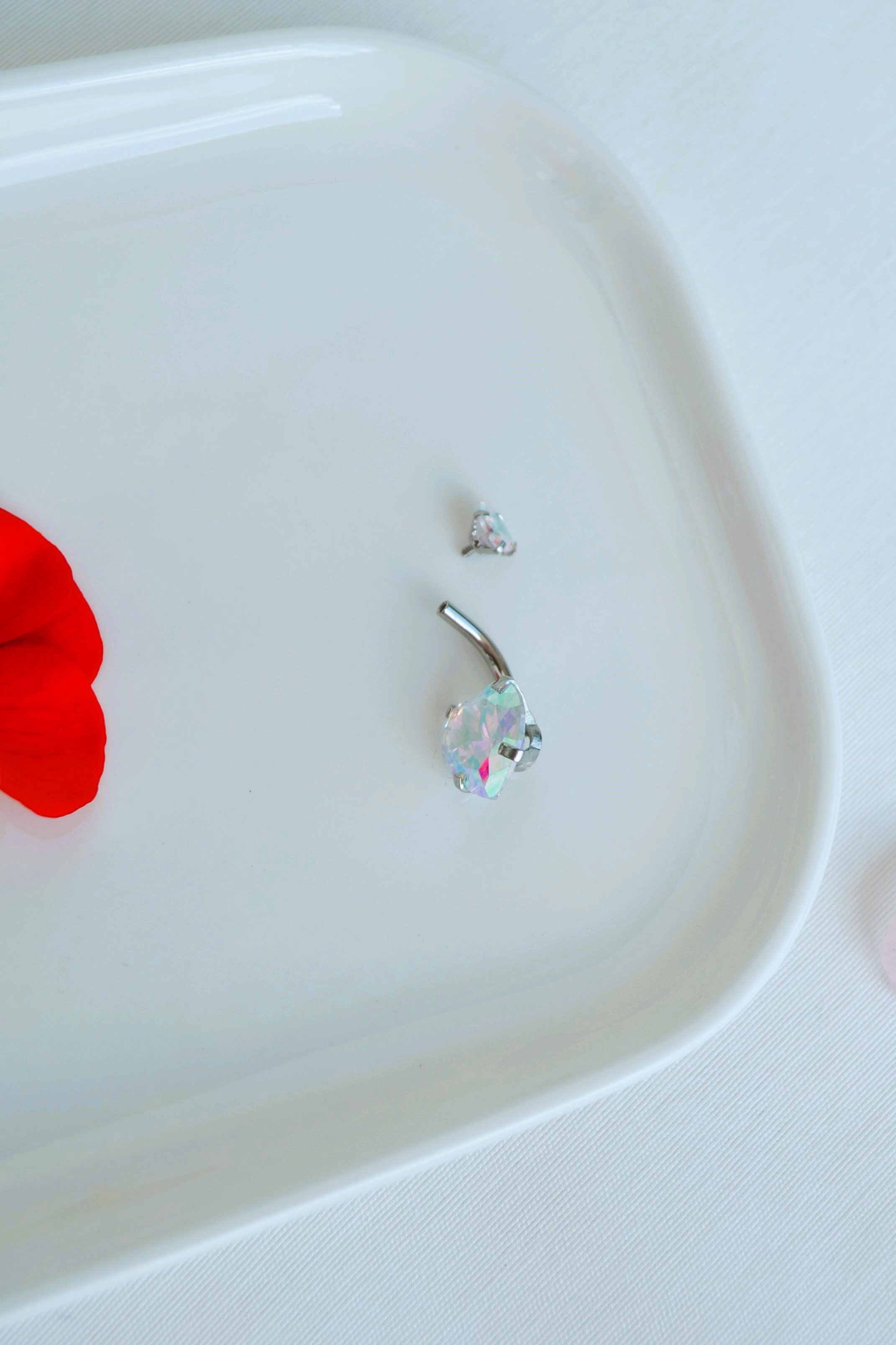 Çelik Hologram Kalp Model Tektaş Göbek Piercing Gümüş Renkli