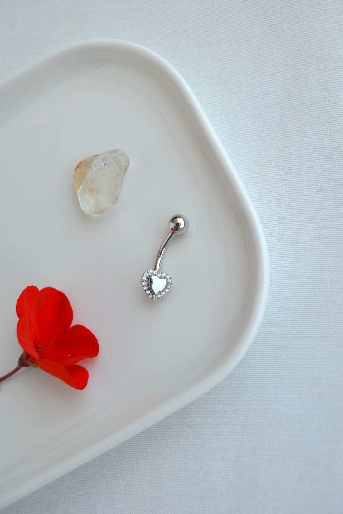 Çelik Kalp Figürlü Minimal Göbek Piercing Gümüş Renk