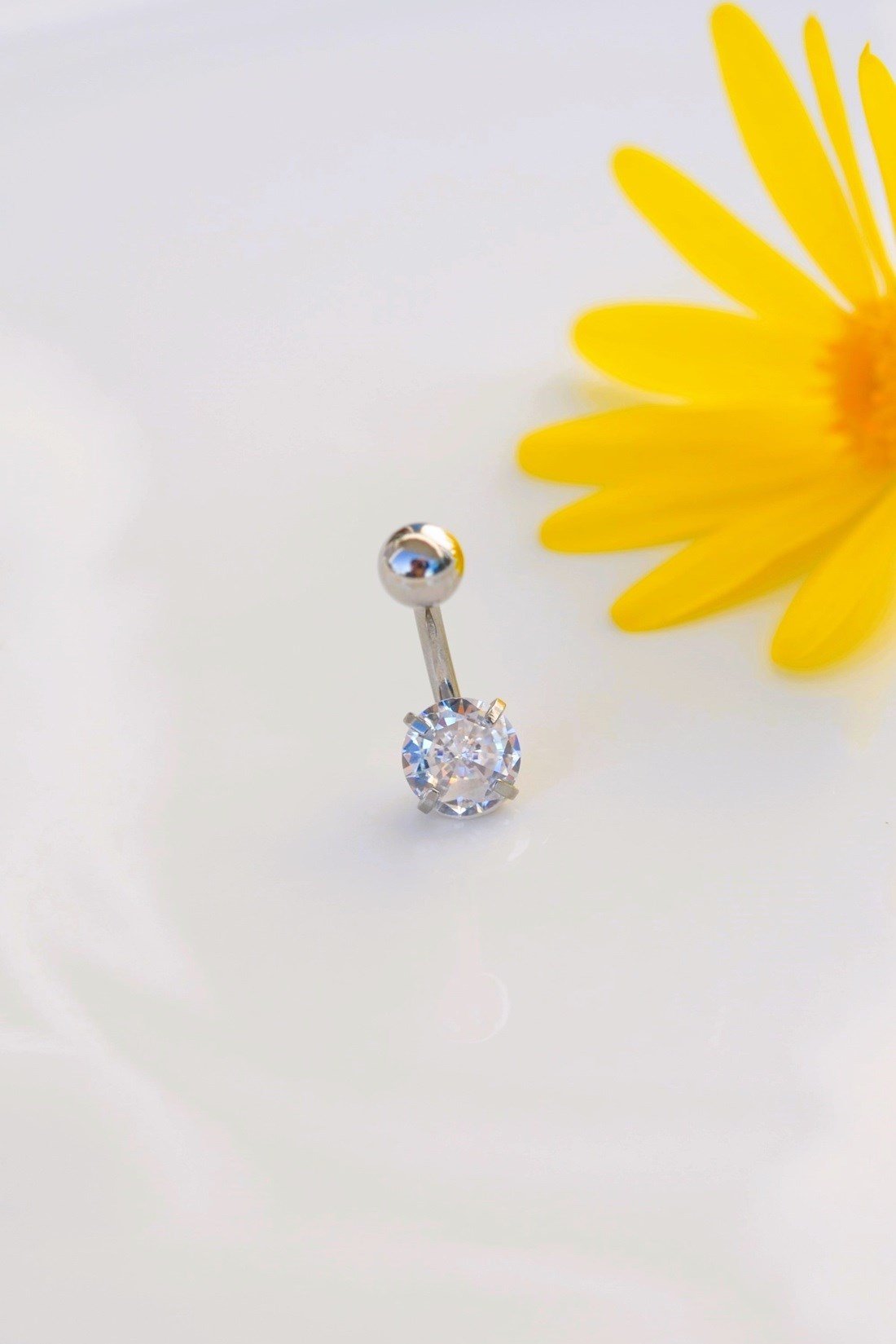 Çelik Minimal Tektaş Göbek Piercingi Zirkon Taşlı