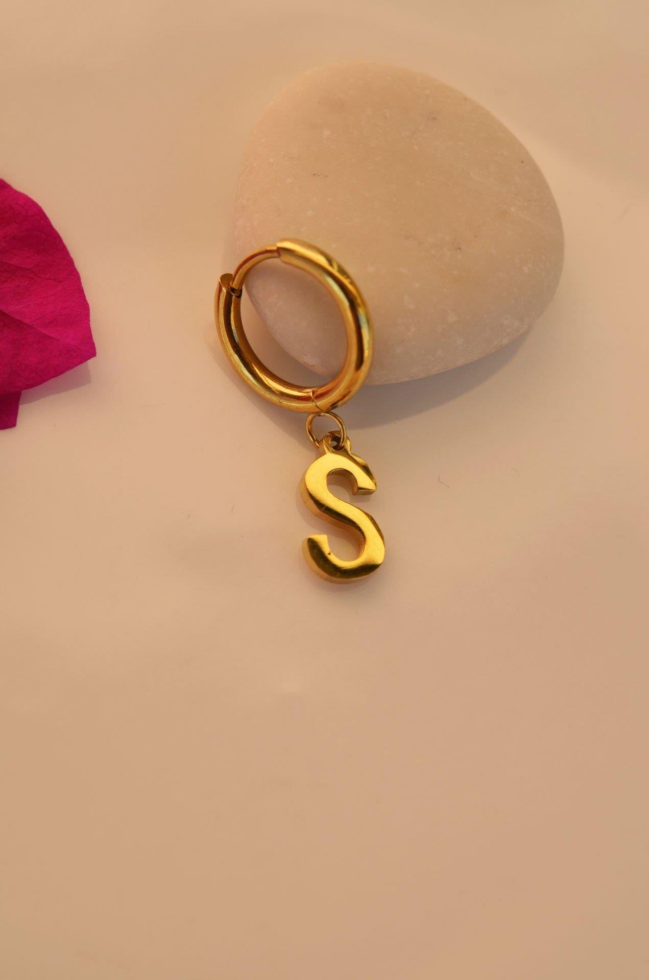 Çelik S Harfi Küpe Tekli