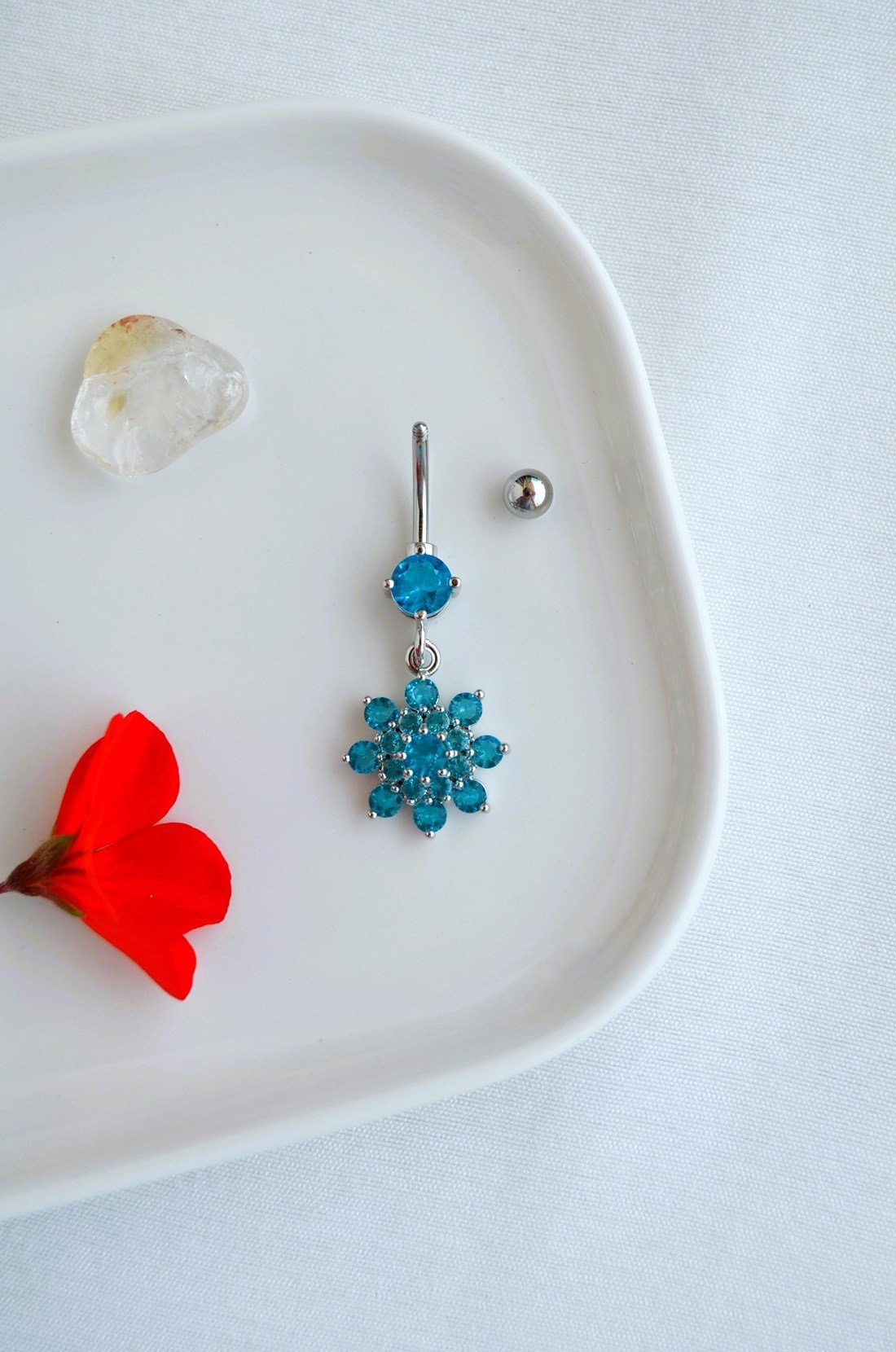 Çiçek Model Mavi Taşlı Çelik Göbek Piercing