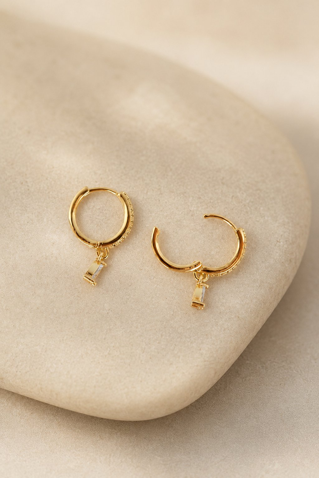 Damla Taşlı Mini Halka Küpe | Zirkon Taşlı Mini Charmlı Rose Gold Küpe