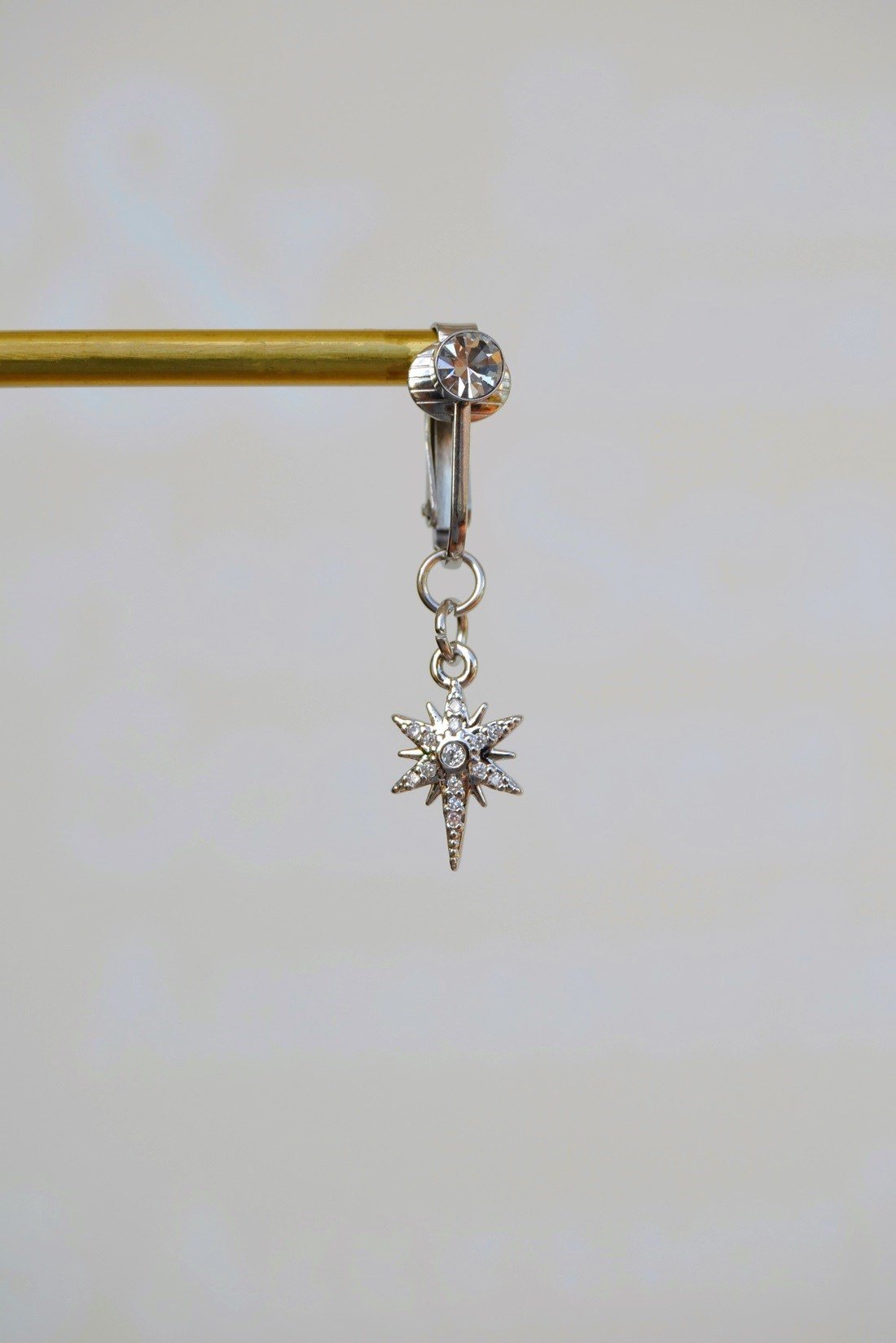 Delik Gerektirmeyen Kutup Yıldızı Figürlü Sıkıştırmalı Göbek Piercingi Mıknatıslı
