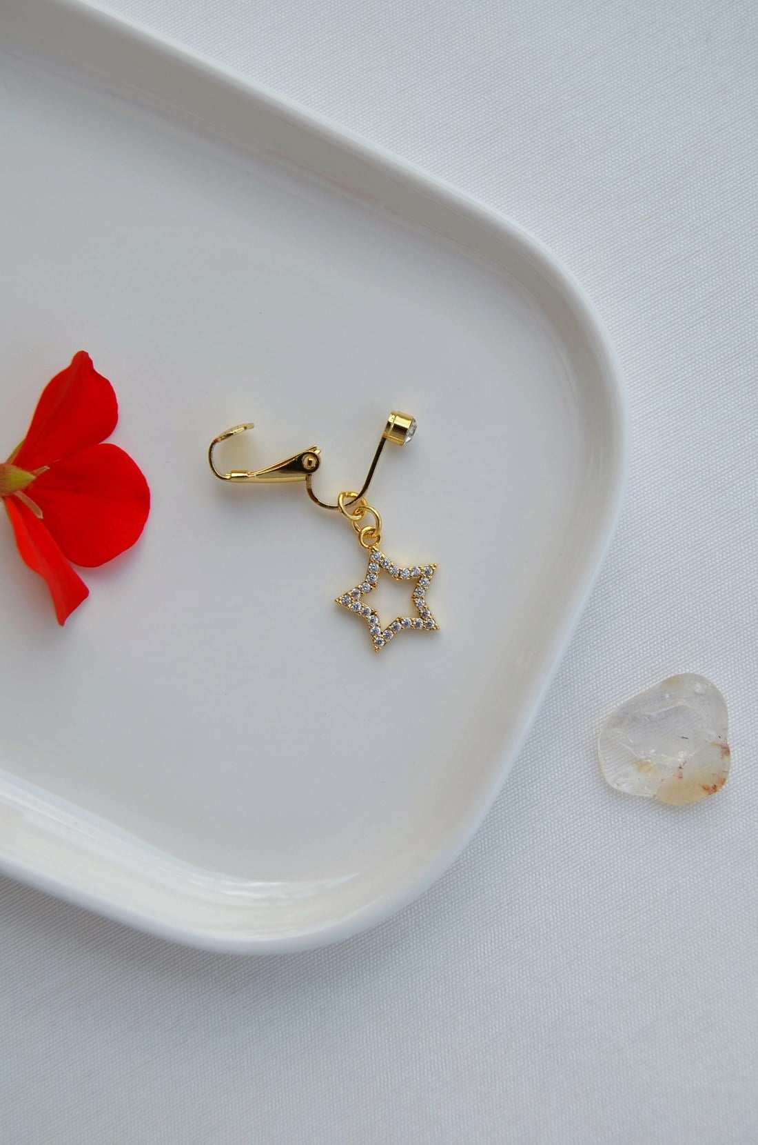 Delik Gerektirmeyen Yıldız Figürlü Sıkıştırmalı Göbek Piercingi Mıknatıslı