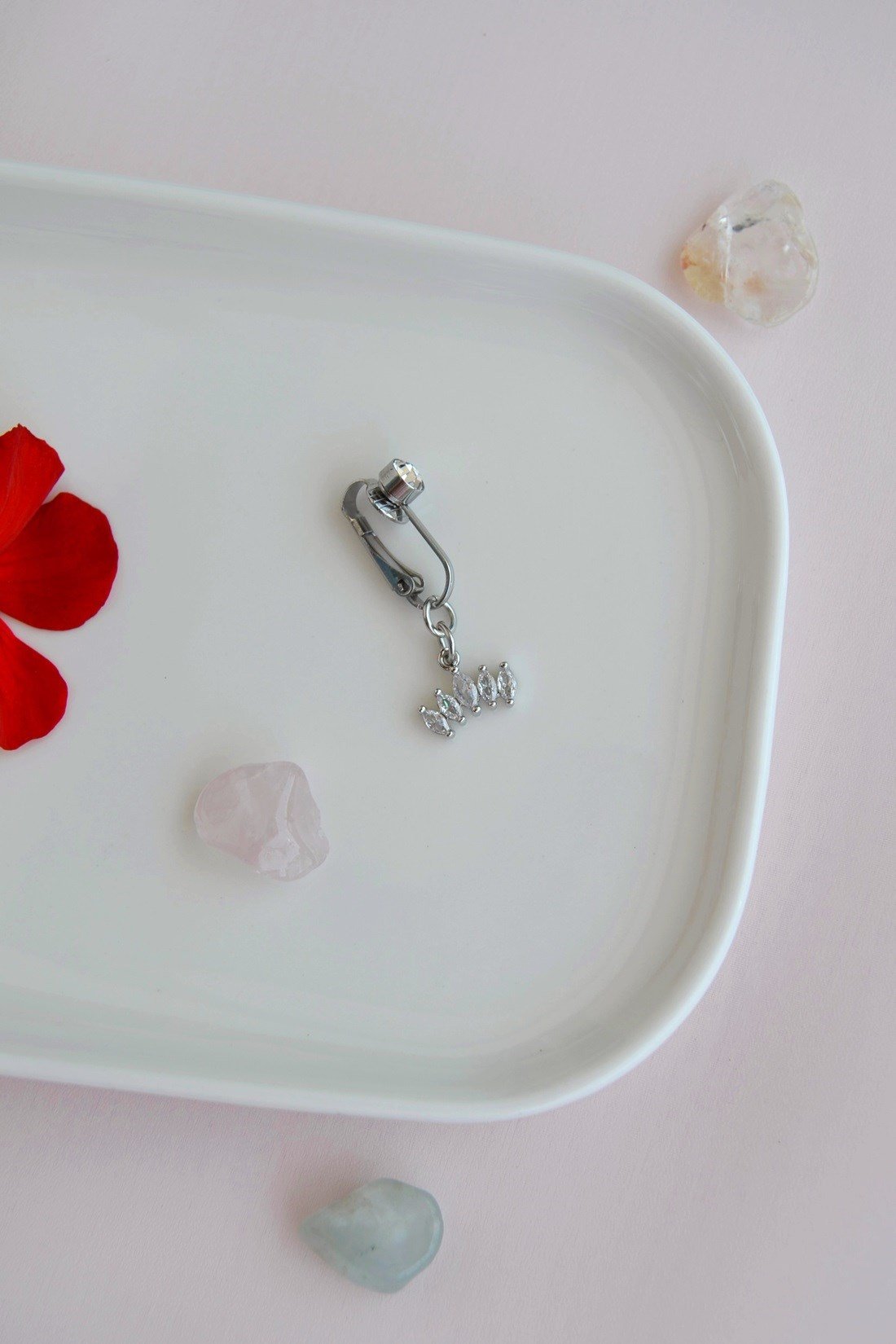 Deliksiz Klipsli Taç Figürlü Göbek Piercing Taşlı Sıkıştırmalı Göbek Takısı