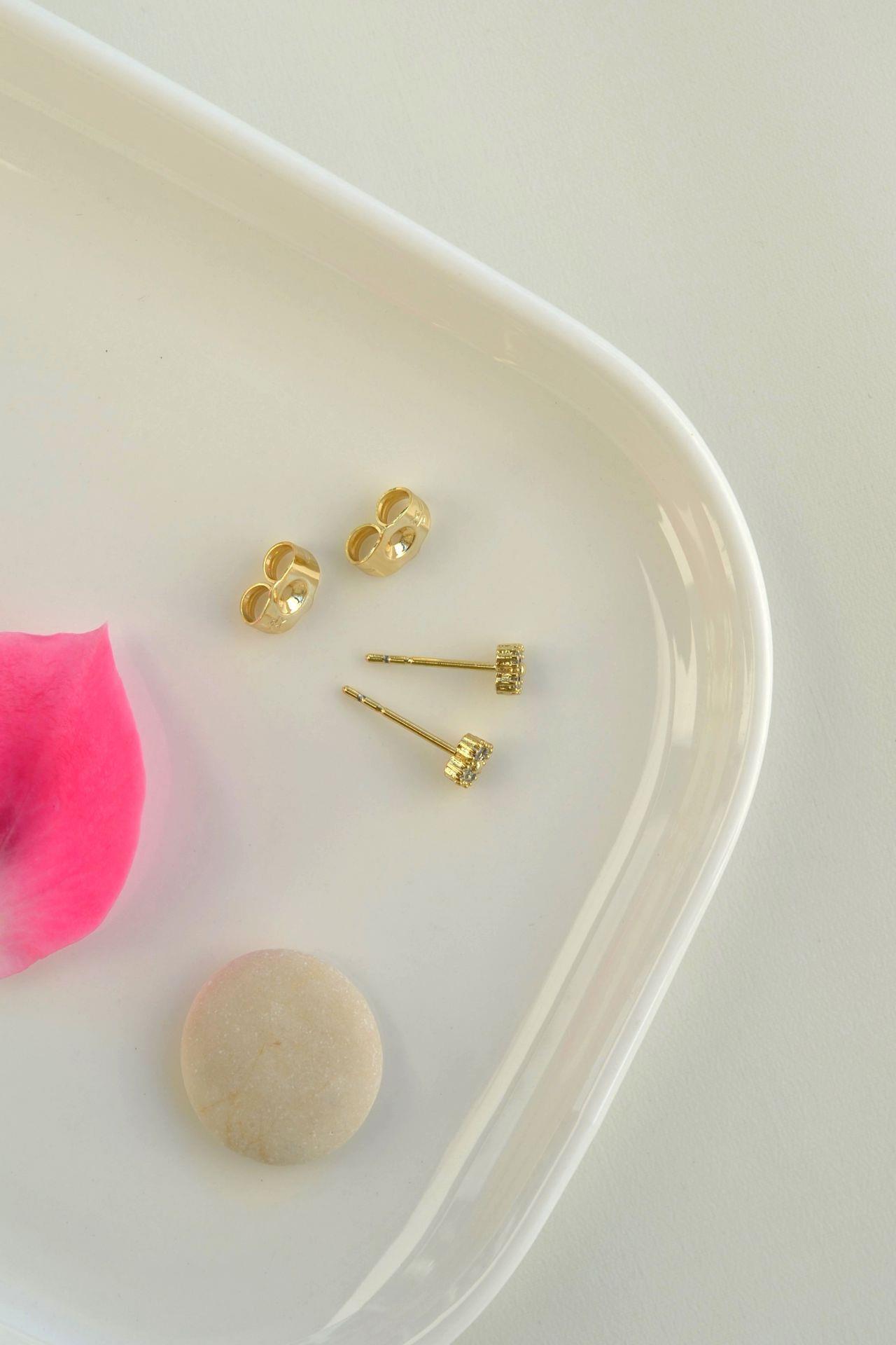 Gold Mini Çiçek Küpe Dört Yaprak Çiçekli Küpe