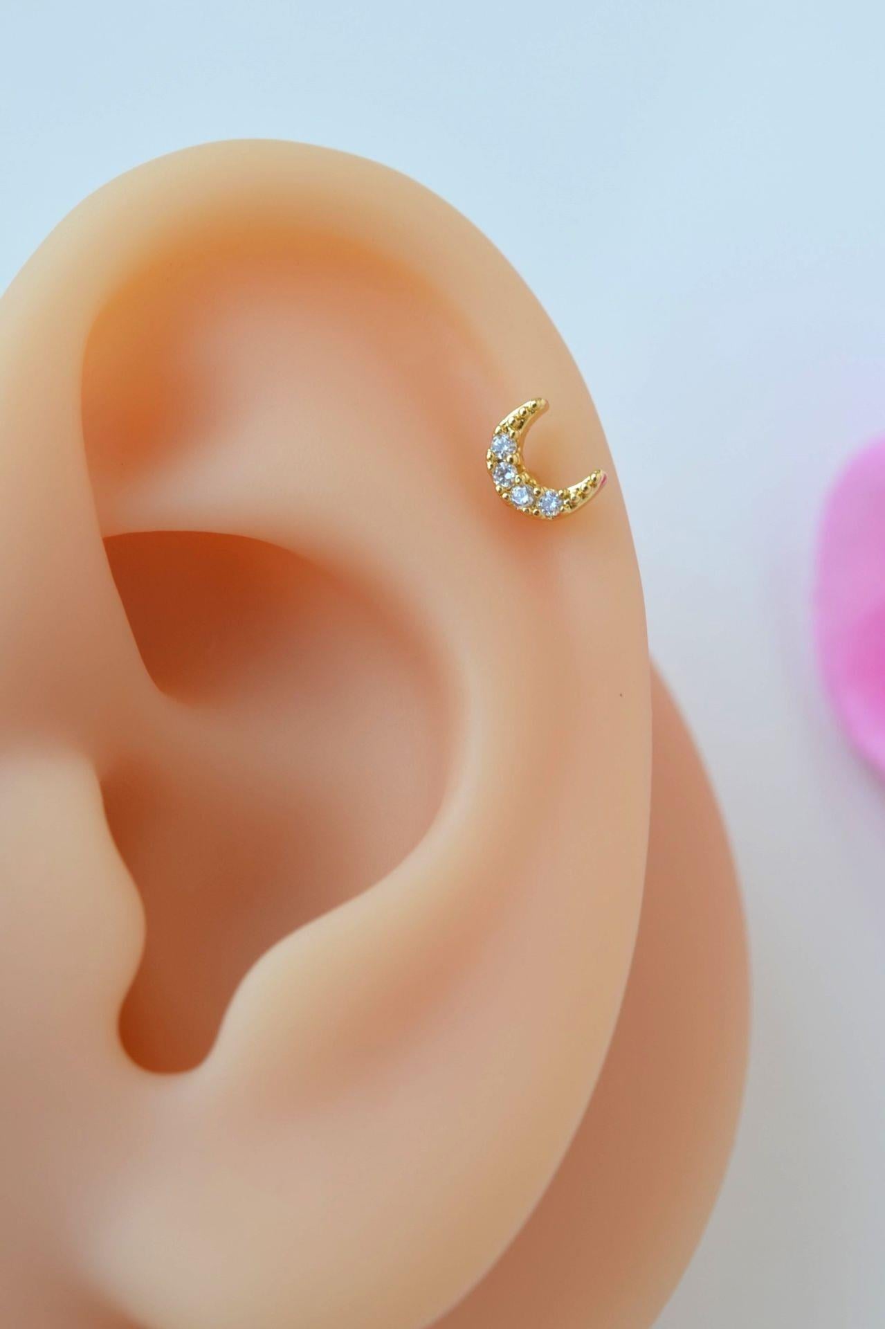 Gold Renkli Taşlı Ay Figürlü Piercing Helix Kıkırdak Conch Lob