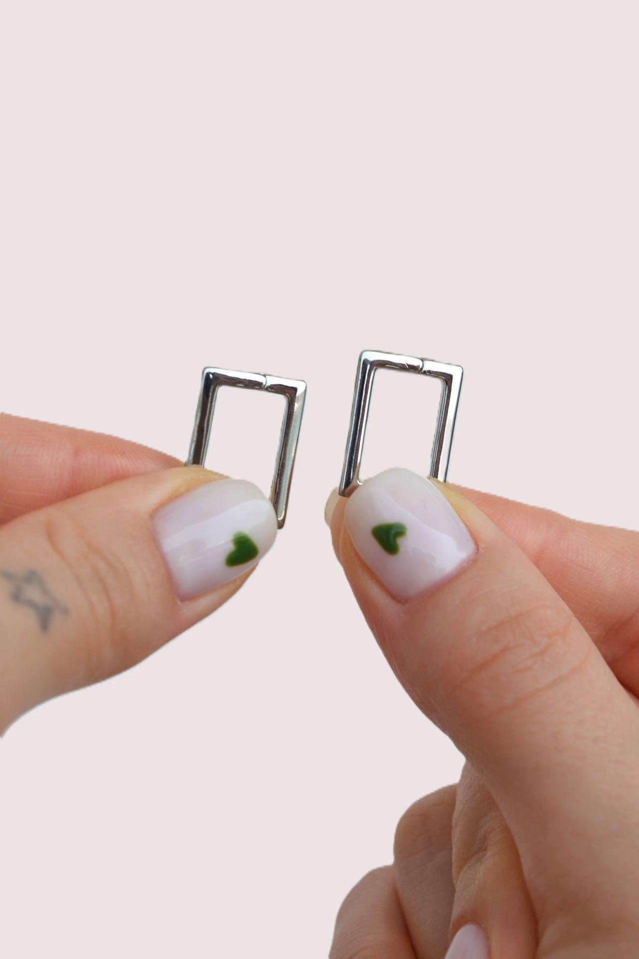 Gümüş Renk Kare Dörtgen Halka Küpe